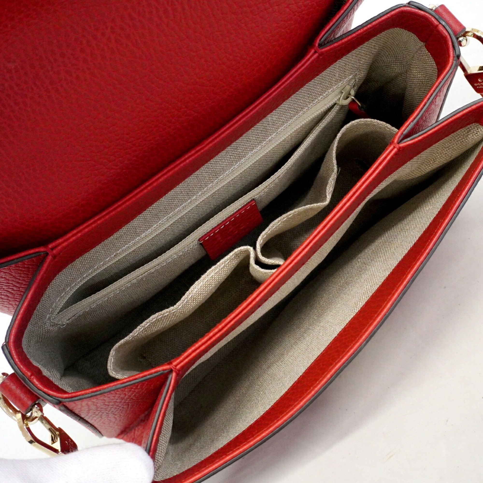 Gucci Red Color Leather Handbag (Pre-Owned)