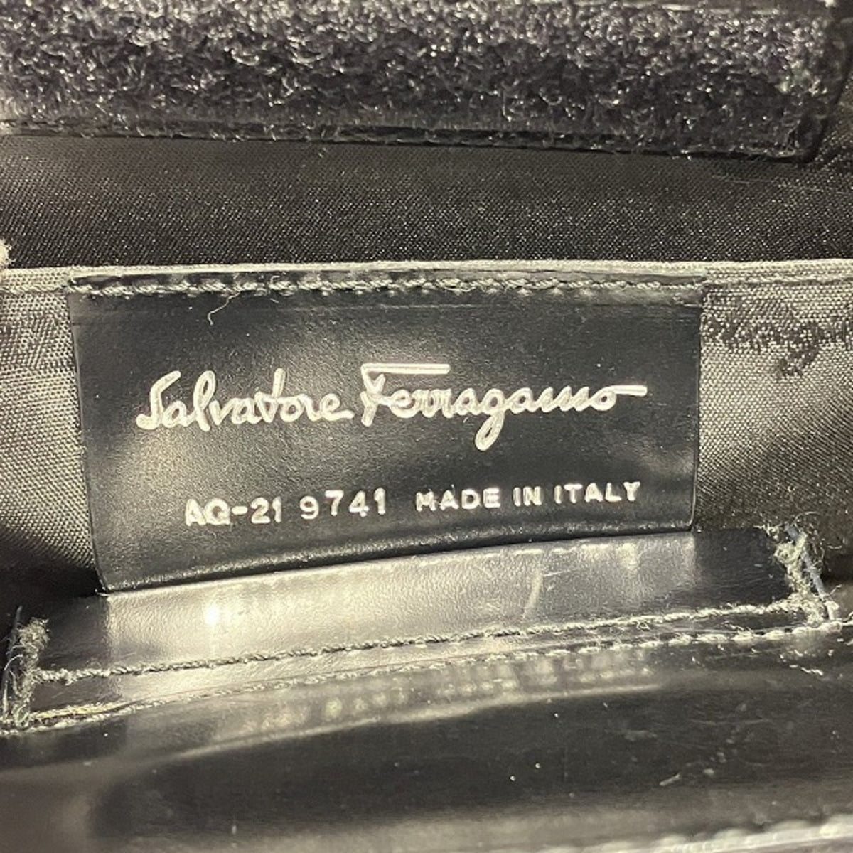 Salvatore Ferragamo Black Leather Handbag Shoulder Bag (Pre-Owned)