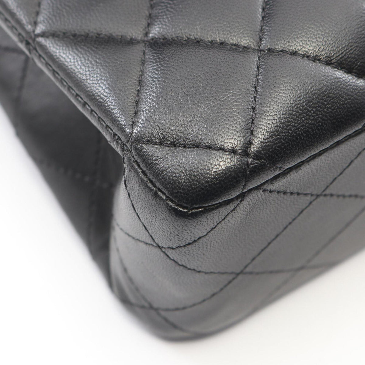 Chanel Black Leather Handbag Shoulder Bag (Pre-Owned)