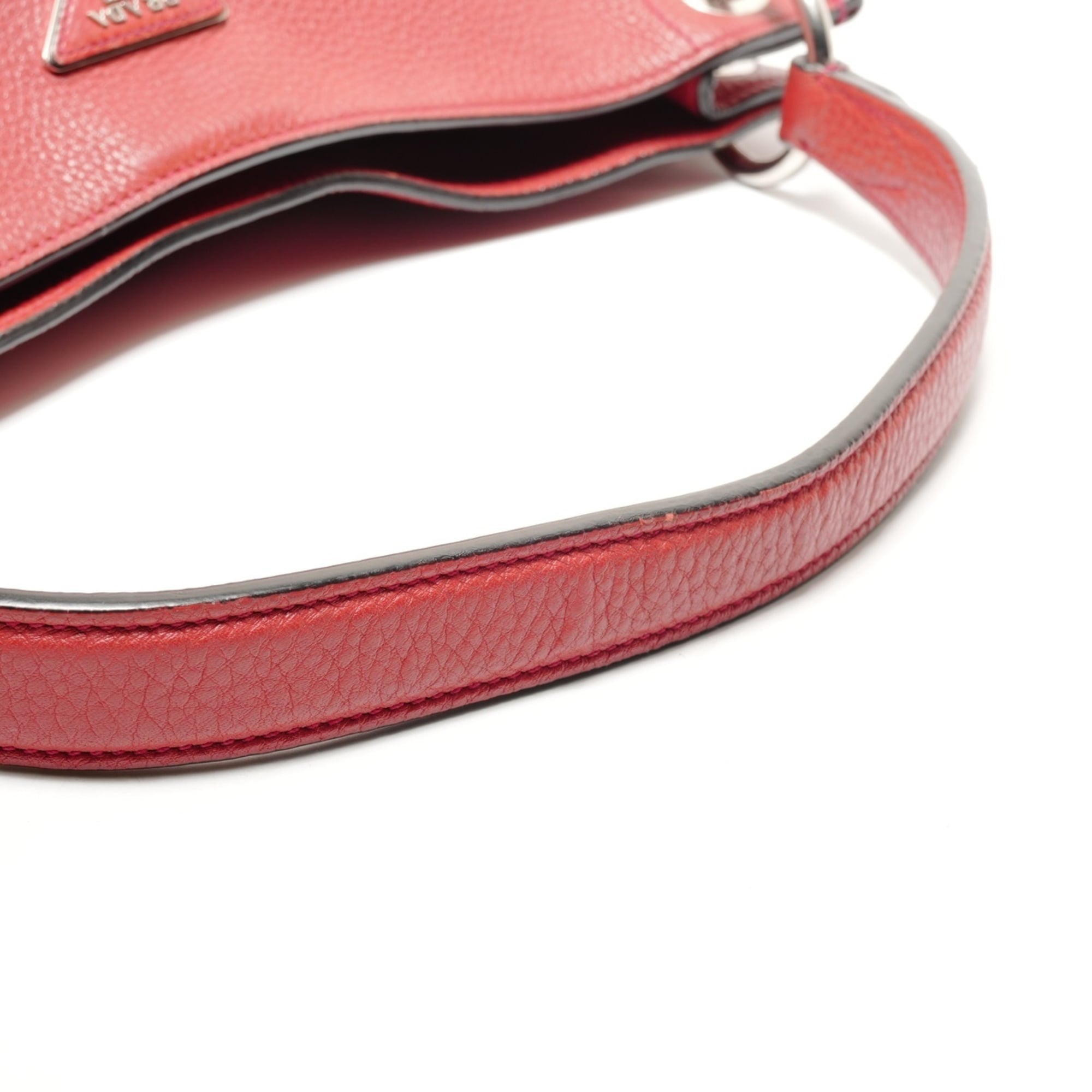 Prada Red Color Leather Shoulder Bag (Pre-Owned)