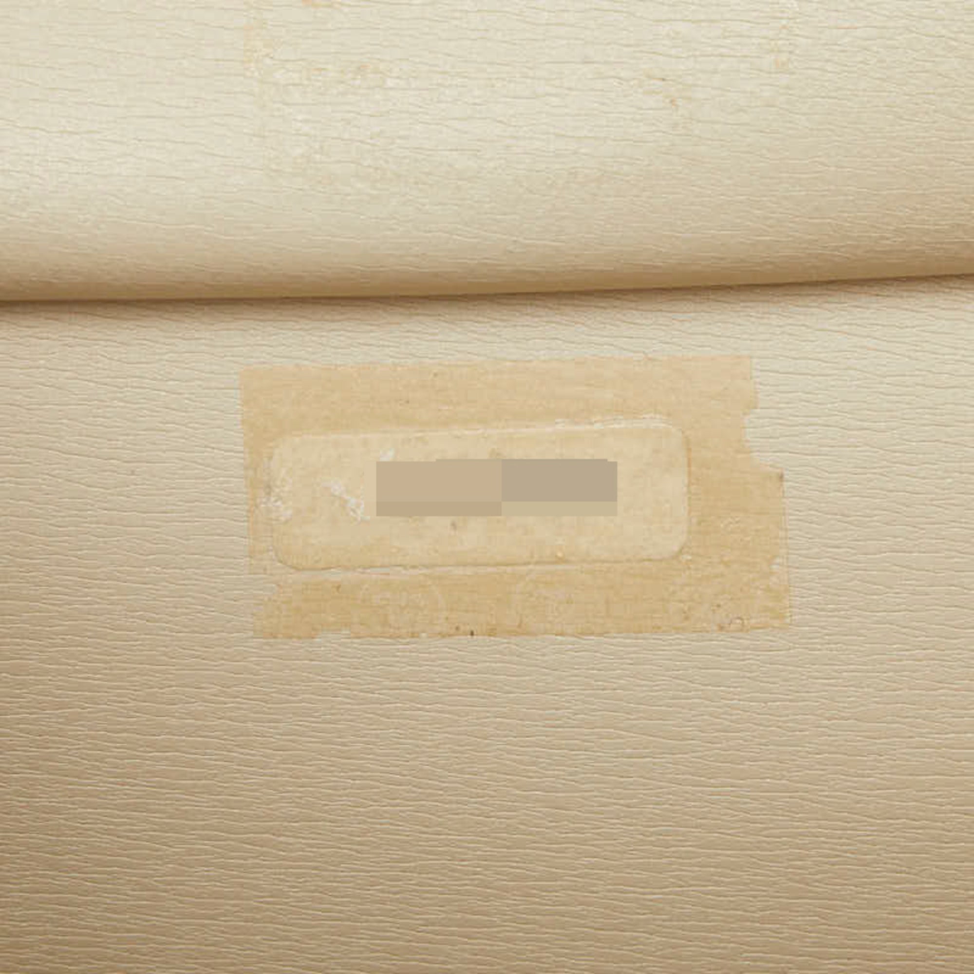 Chanel Beige Leather Shoulder Bag (Pre-Owned)