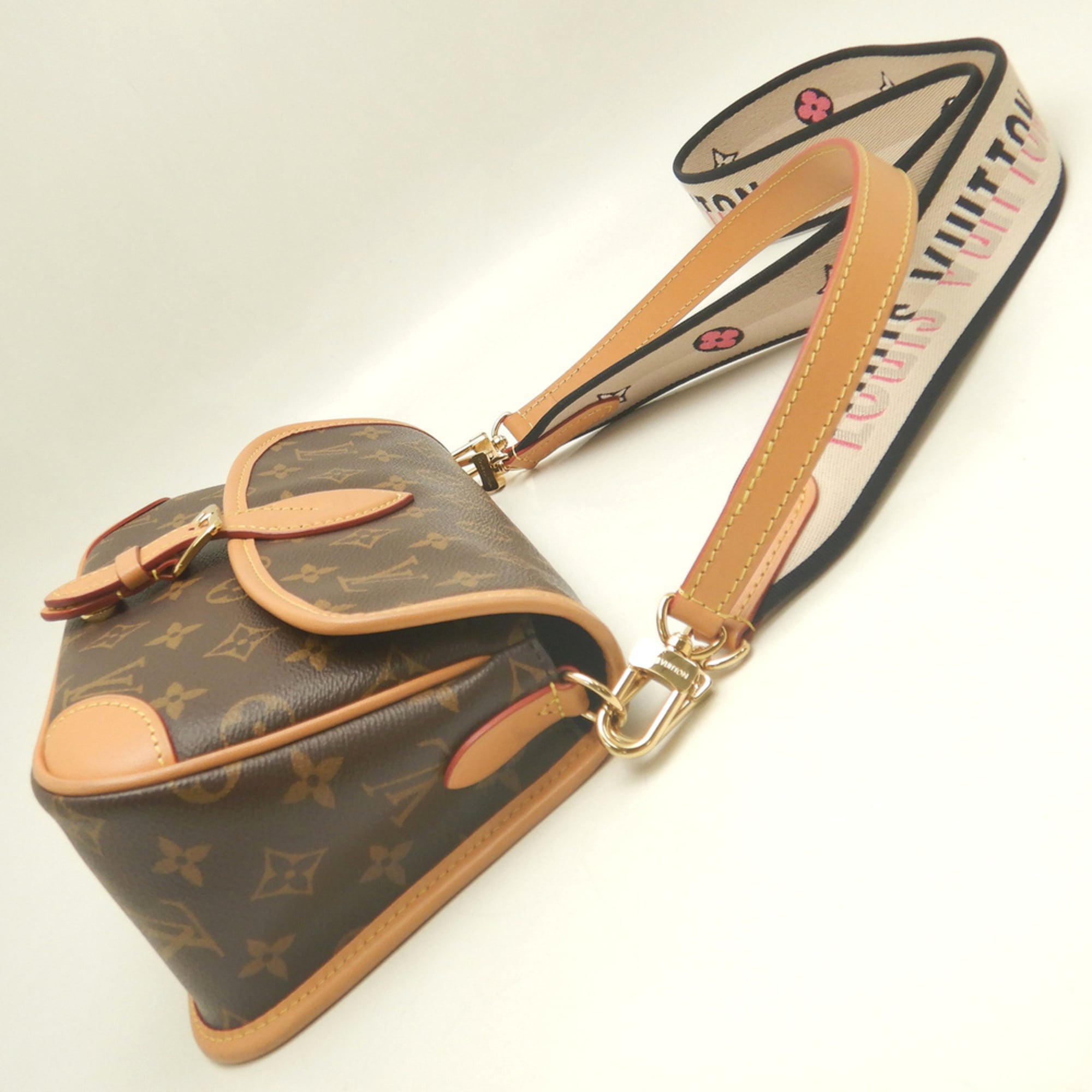 Louis Vuitton Brown Monogram Canvas Shoulder Bag (Pre-Owned)