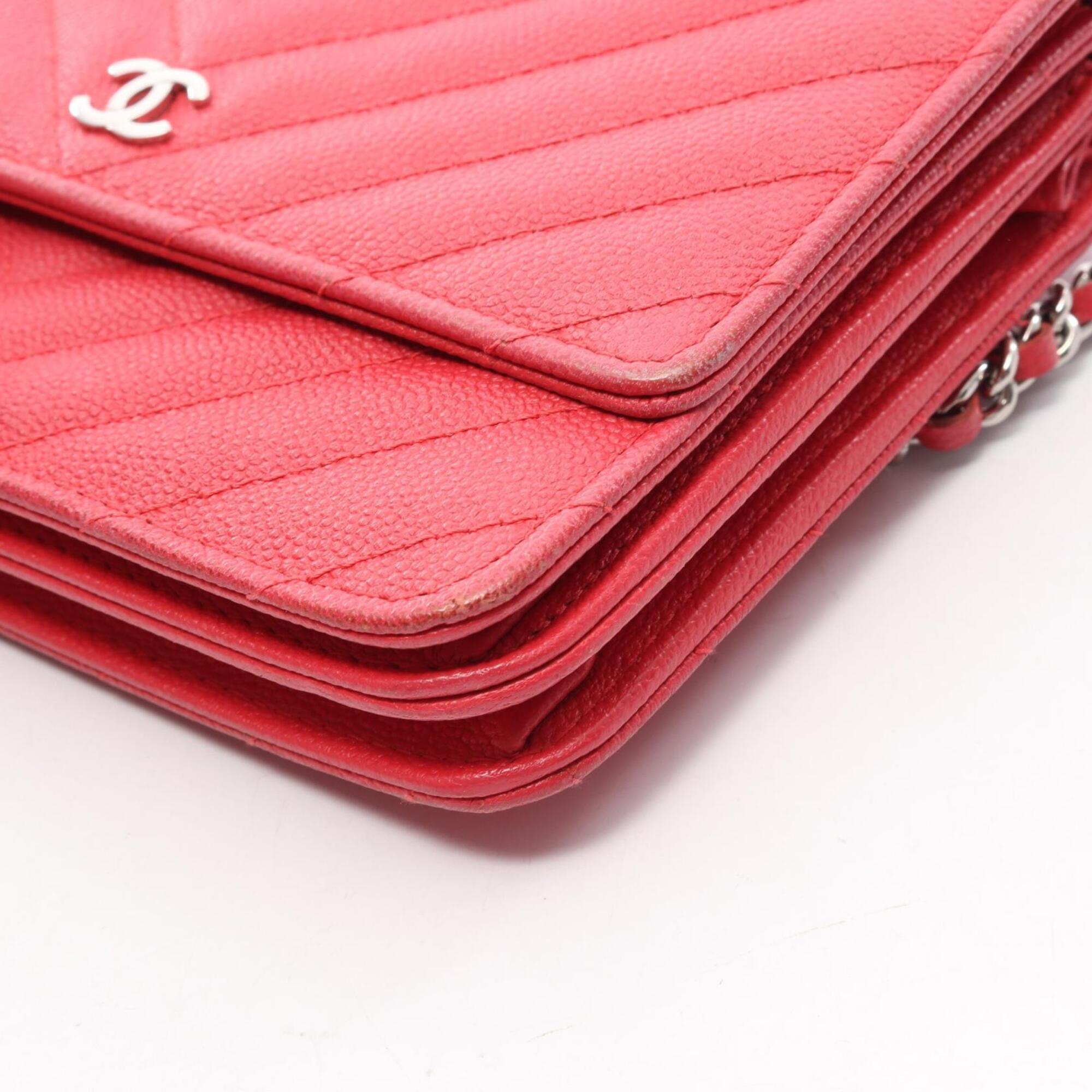 Chanel Chevron (V Stitch) Red Color Leather Handbag Shoulder Bag (Pre-Owned)