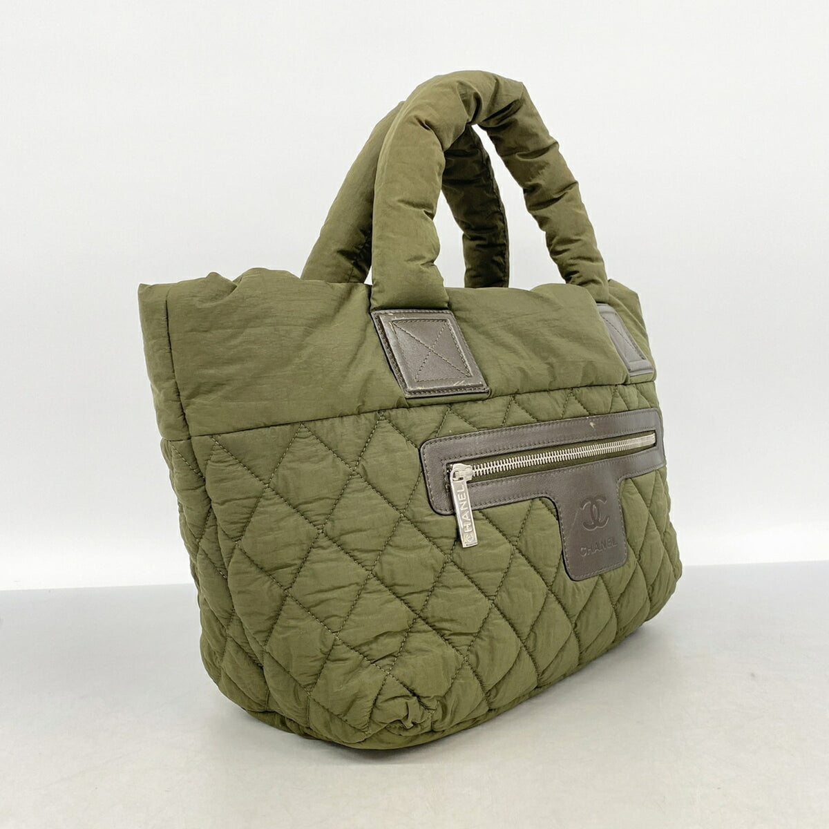 Chanel Silver Nylon Tote Bag (Pre-Owned)