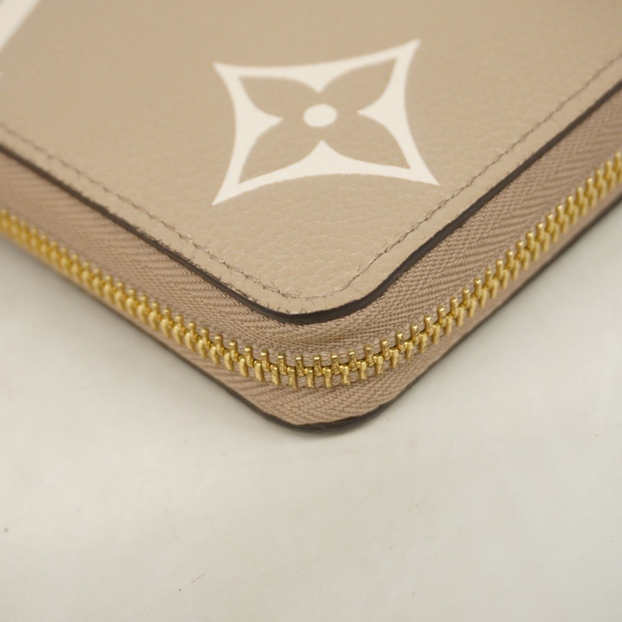 Louis Vuitton Cream Tourterelle Long Wallet (Bi-Fold) (Pre-Owned)