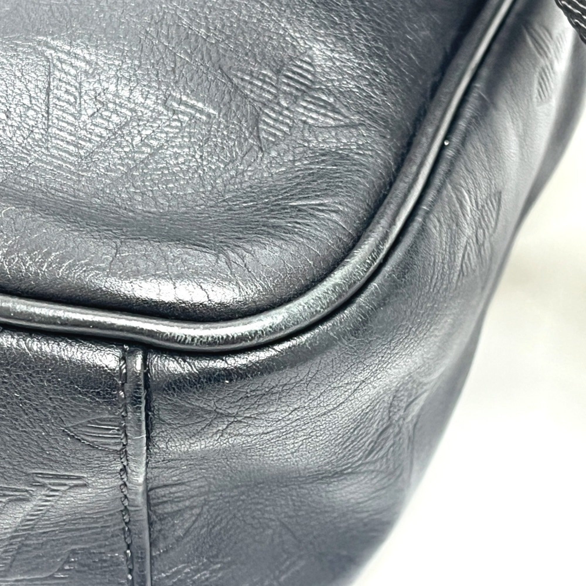 Louis Vuitton Black Leather Handbag Pochette Shoulder Bag (Pre-Owned)