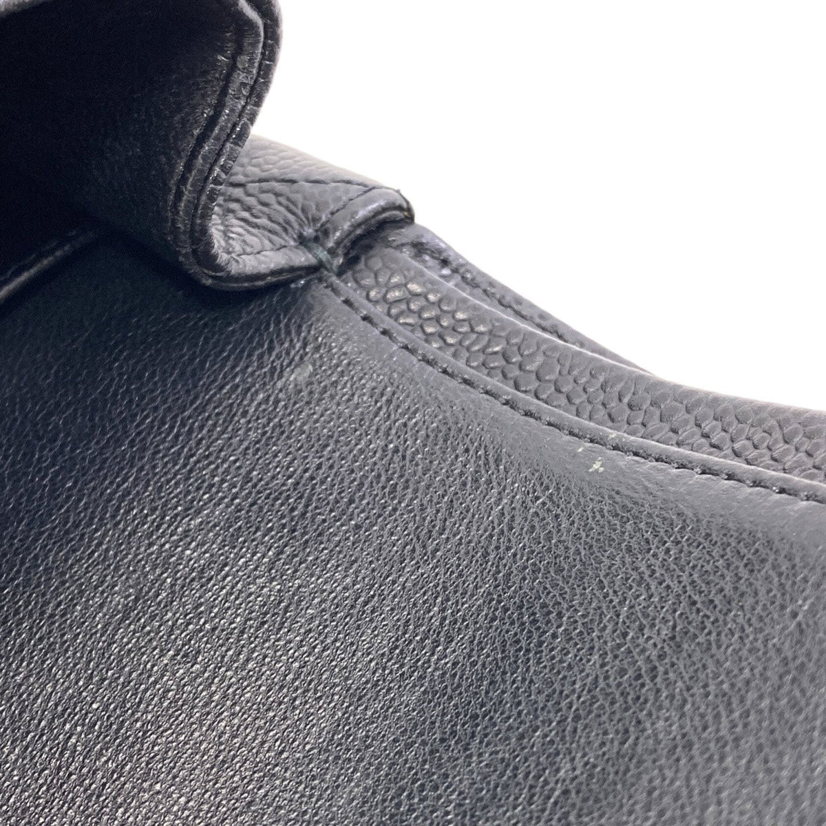 Chanel Matelasse Black Leather Shoulder Bag (Pre-Owned)