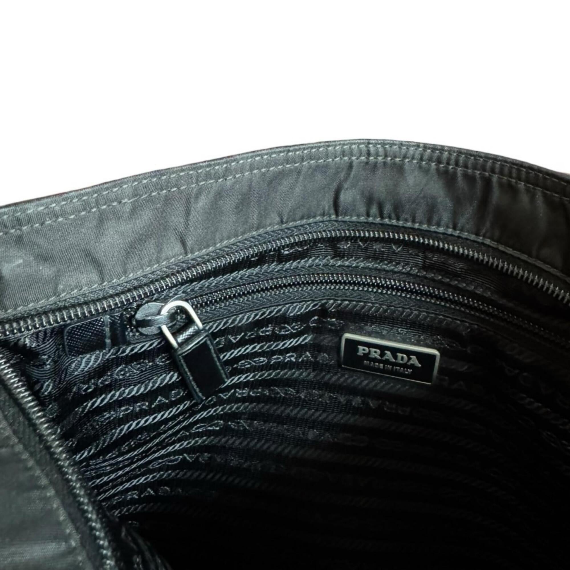 Prada Black Nylon Shoulder Bag (Pre-Owned)