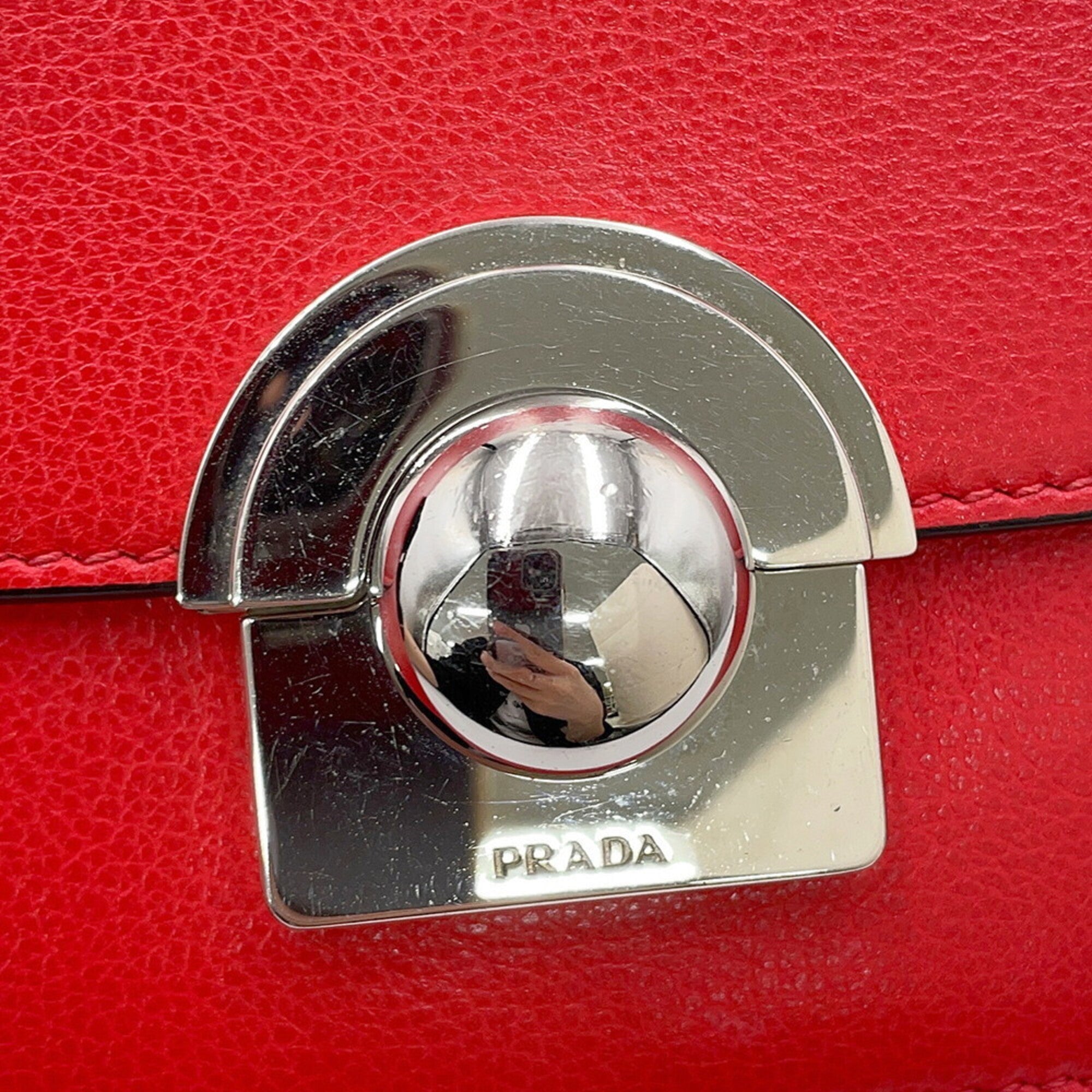 Prada Red Color Leather Shoulder Bag (Pre-Owned)