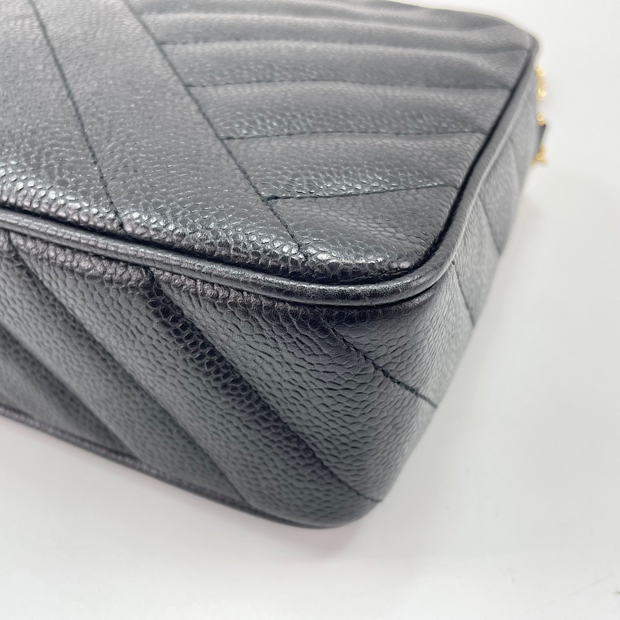 Chanel Black Shoulder Bag (Pre-Owned)