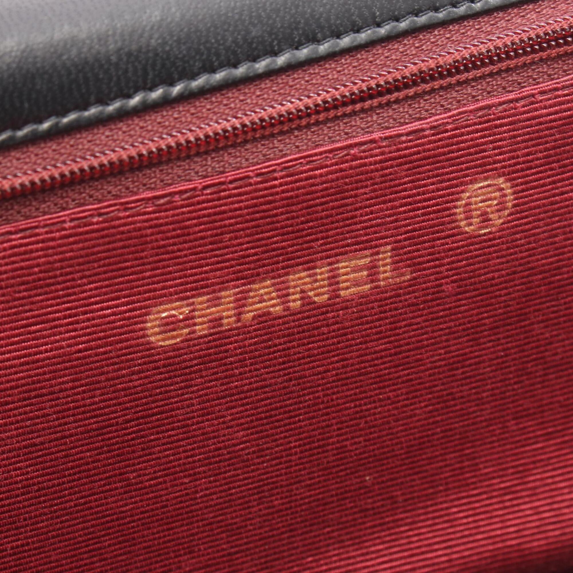 Chanel Black Leather Handbag Shoulder Bag (Pre-Owned)