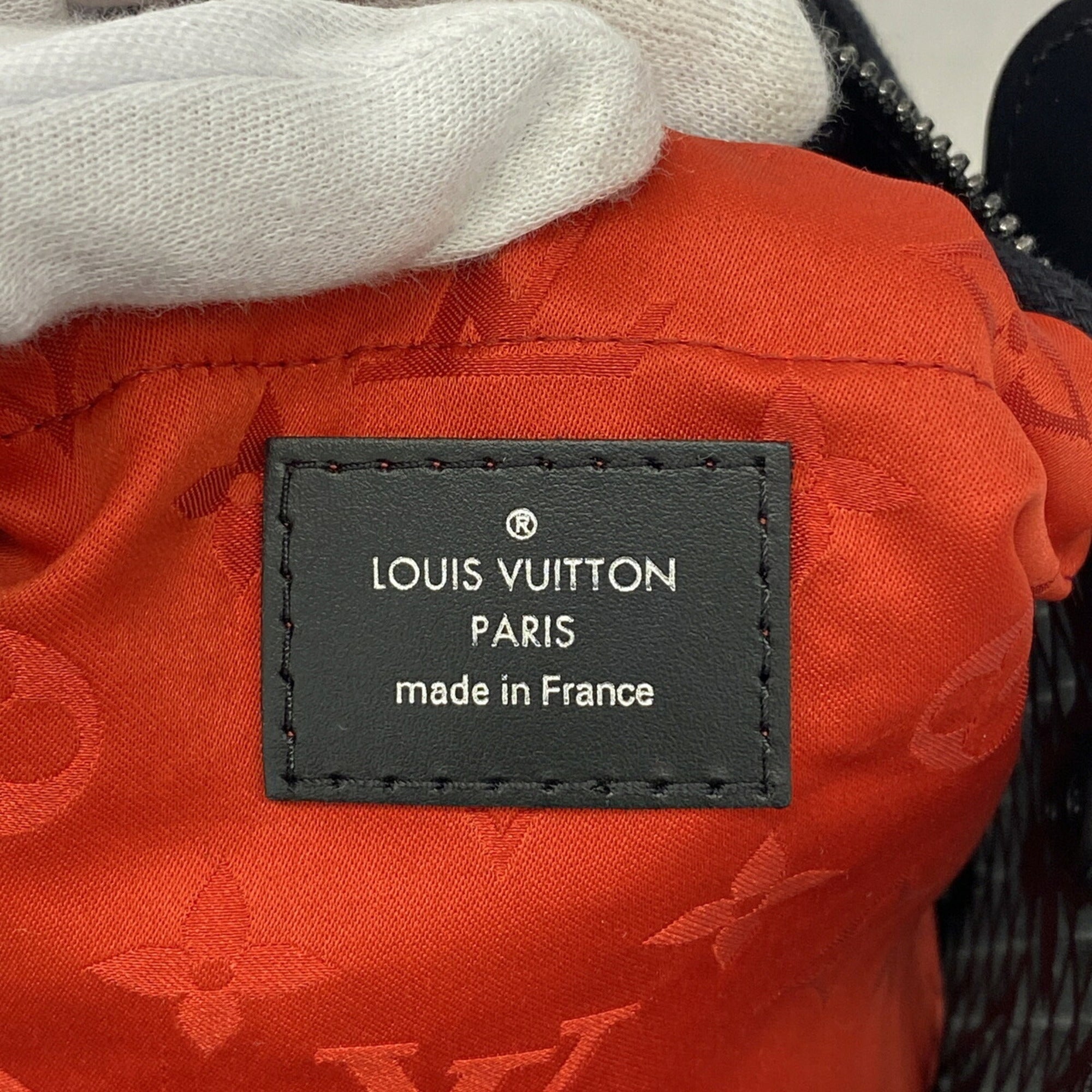 Louis Vuitton Black Handbag (Pre-Owned)