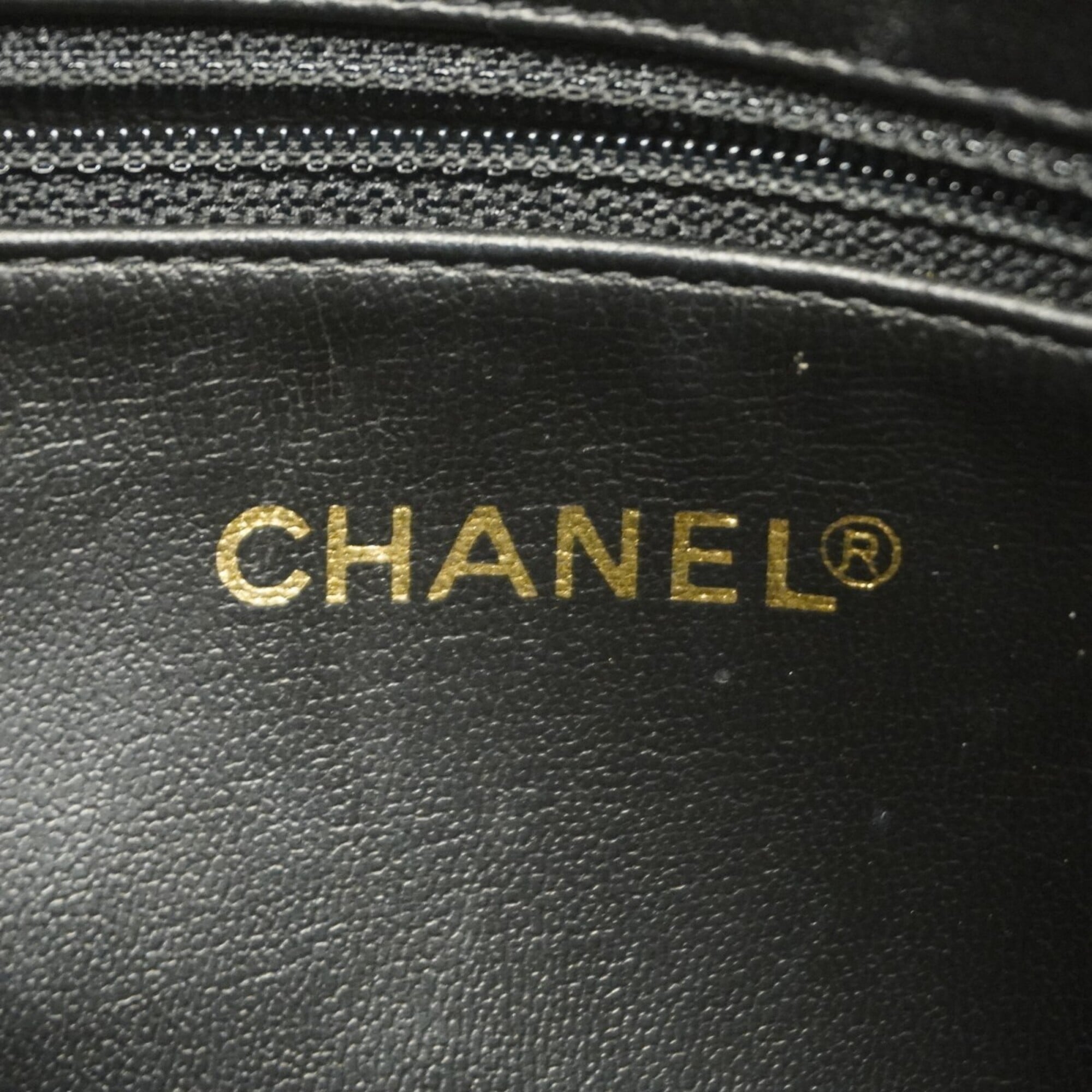 Chanel Black Grained Calfskin Shoulder Bag (Pre-Owned)
