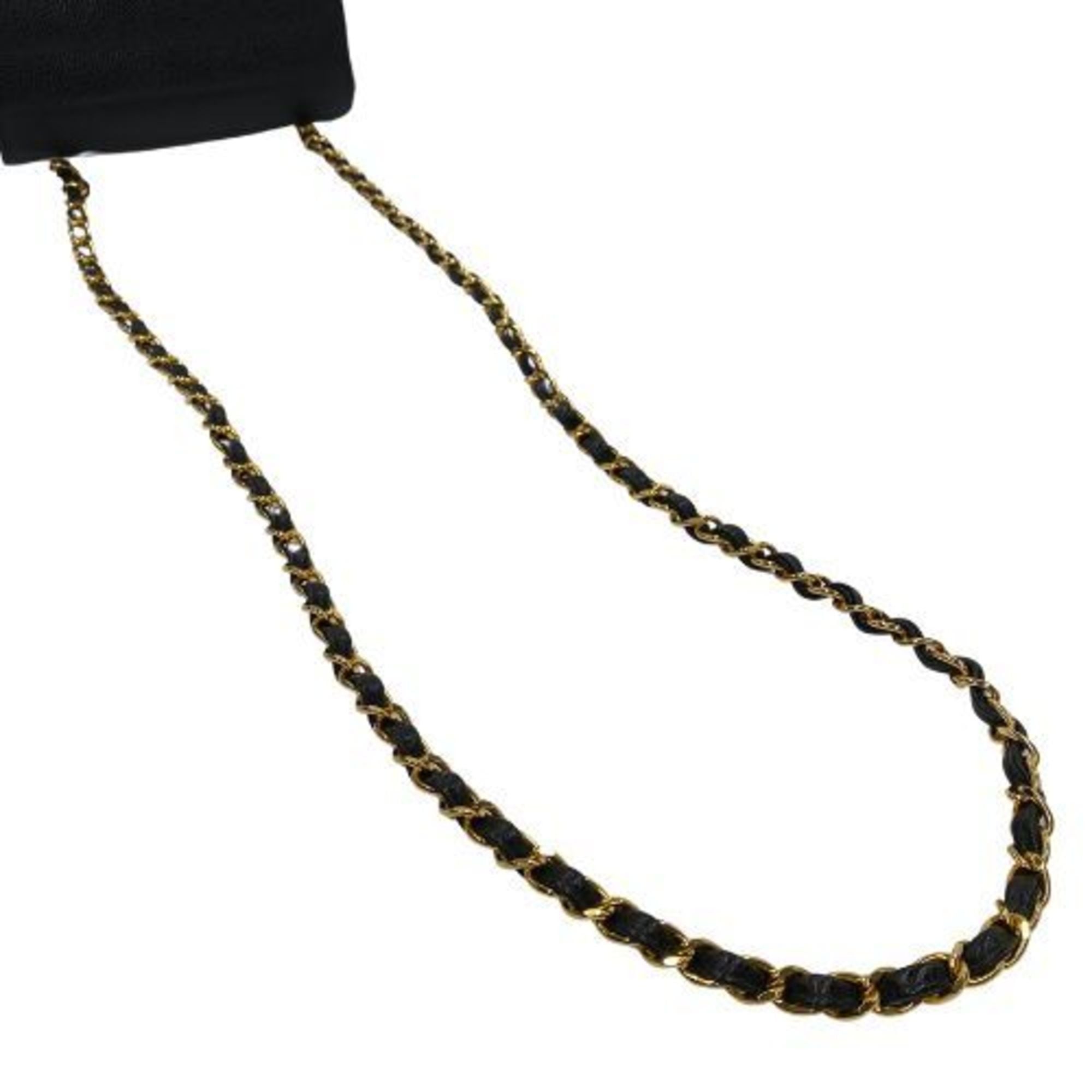 Chanel Black Shoulder Bag (Pre-Owned)