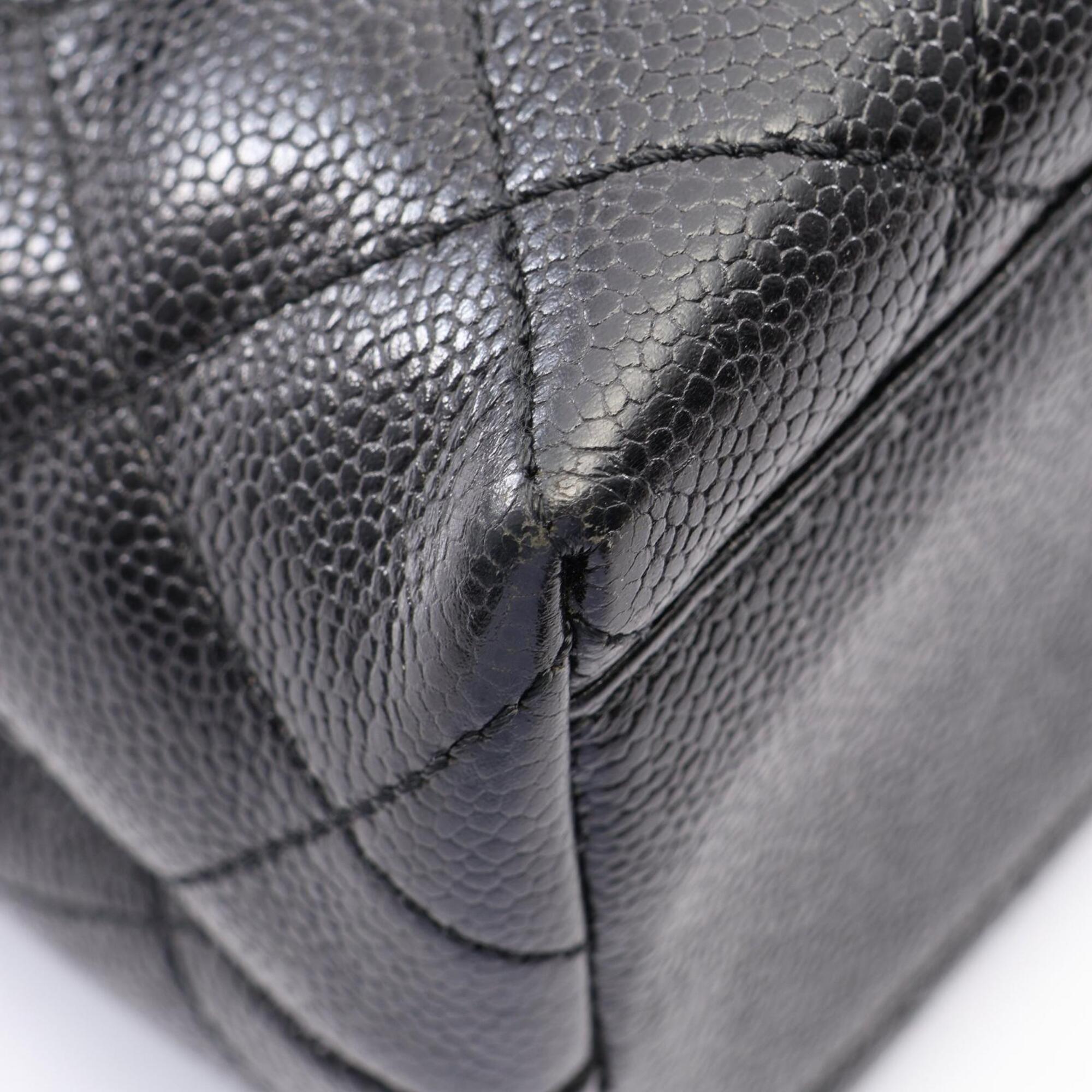 Chanel Black Grained Calfskin Handbag (Pre-Owned)