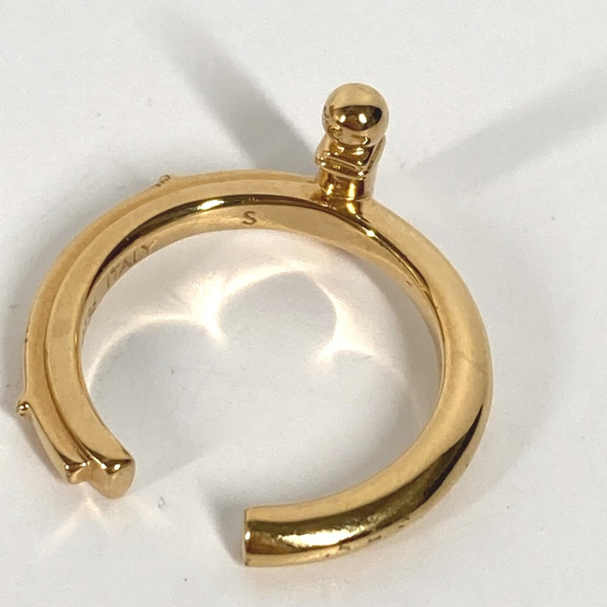 Louis Vuitton Gold Metal Band Ring (Pre-Owned)