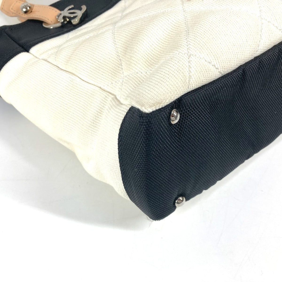 Chanel Black White Canvas Shoulder Bag Tote Bag (Pre-Owned)