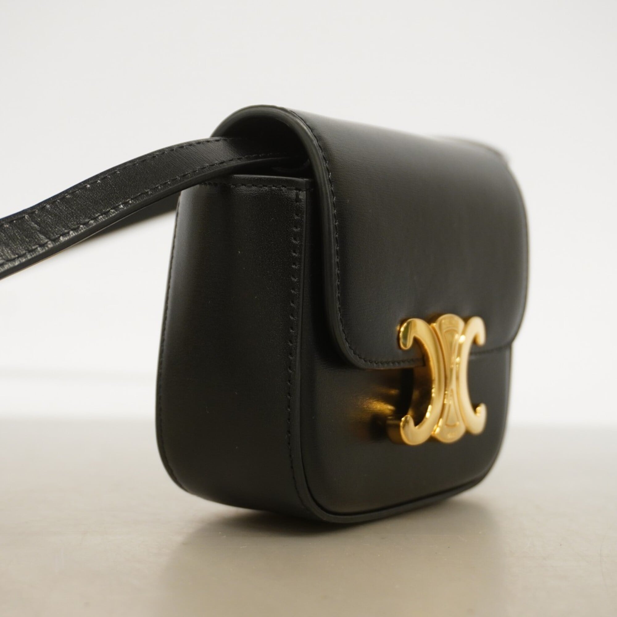 Celine Black Leather Shoulder Bag (Pre-Owned)