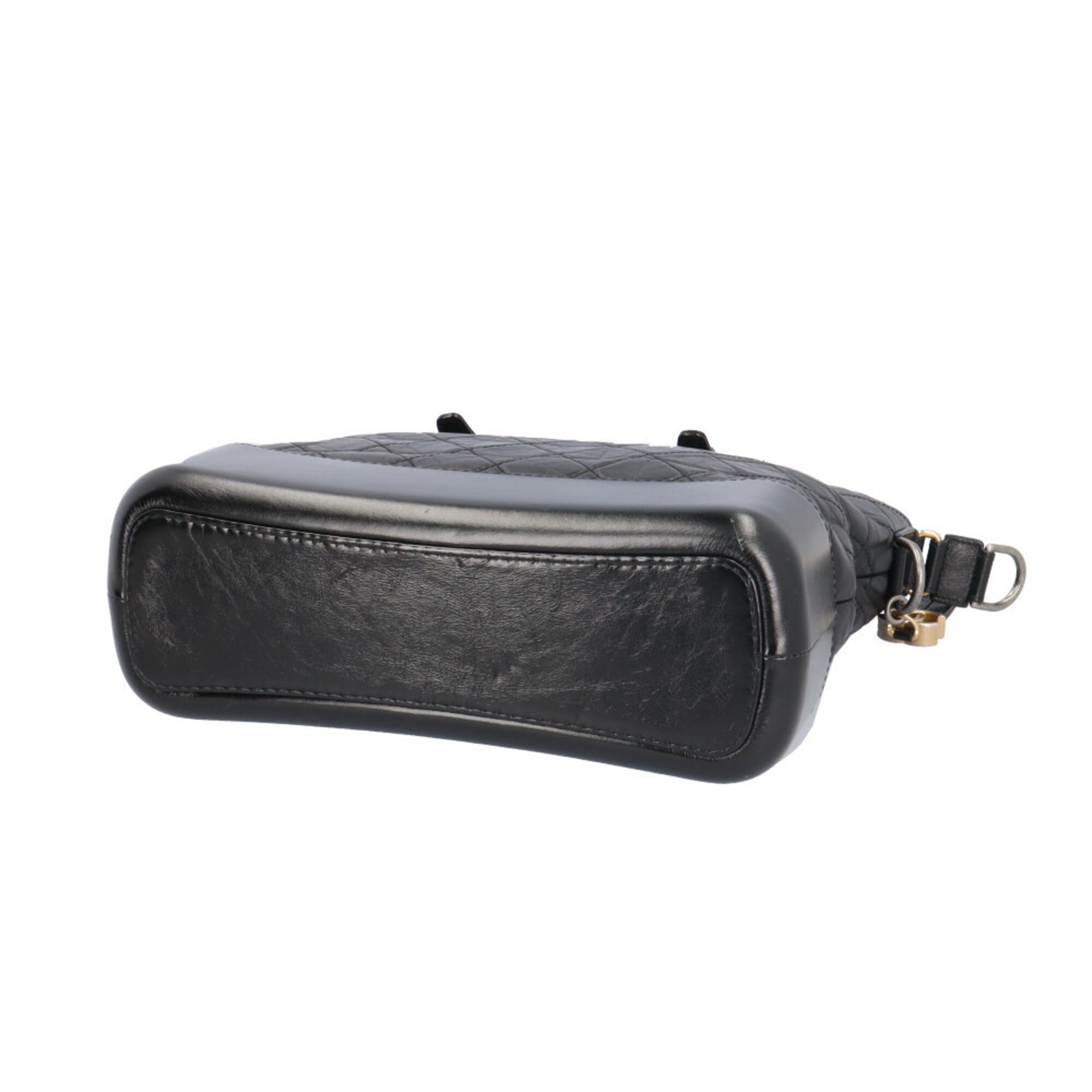 Chanel Black Leather Shoulder Bag (Pre-Owned)