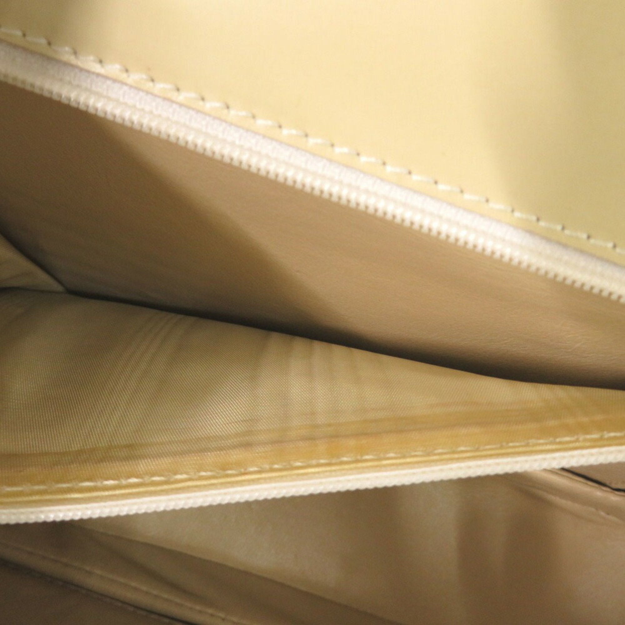 Gucci White Leather Handbag (Pre-Owned)