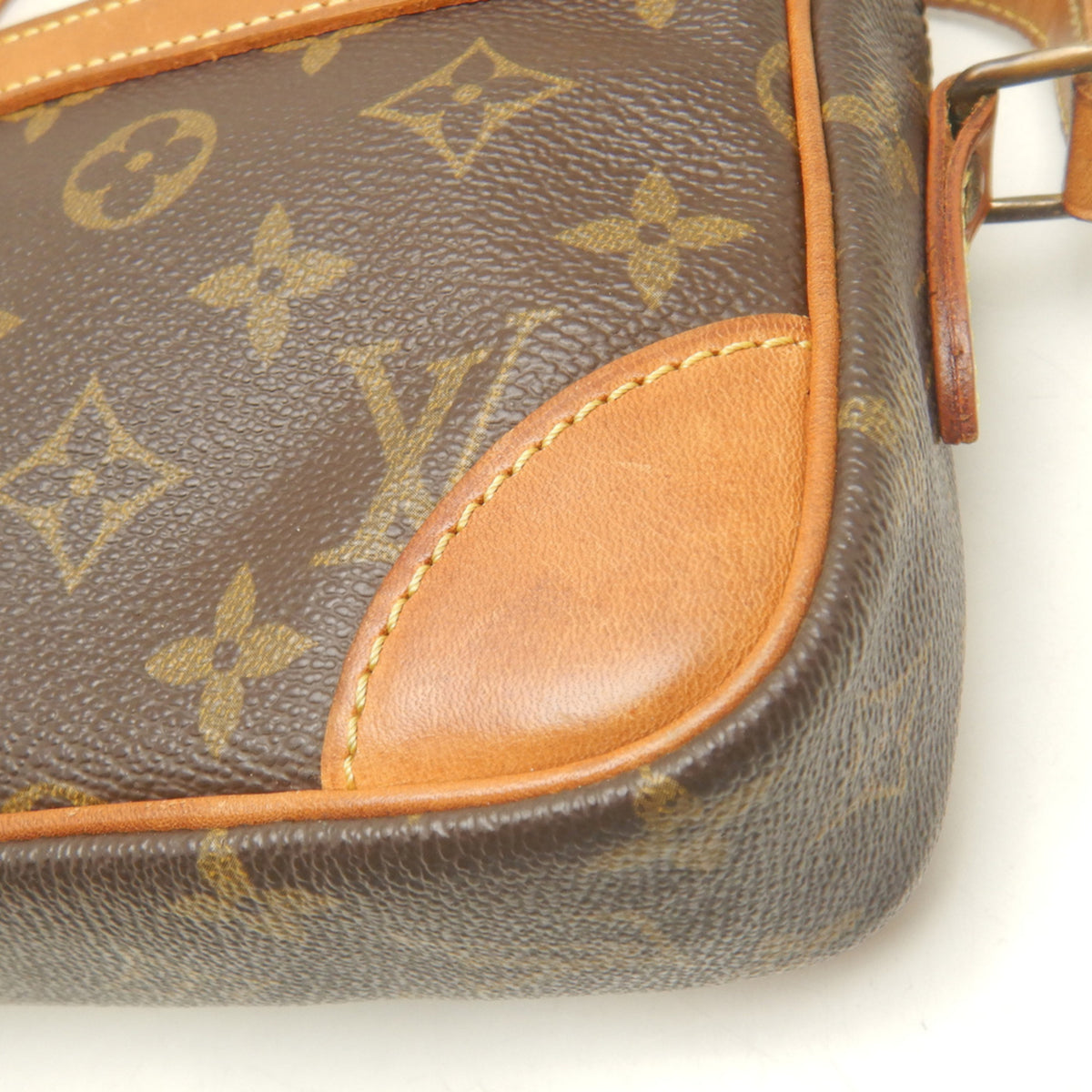 Louis Vuitton Brown Monogram Monogram Shoulder Bag (Pre-Owned)