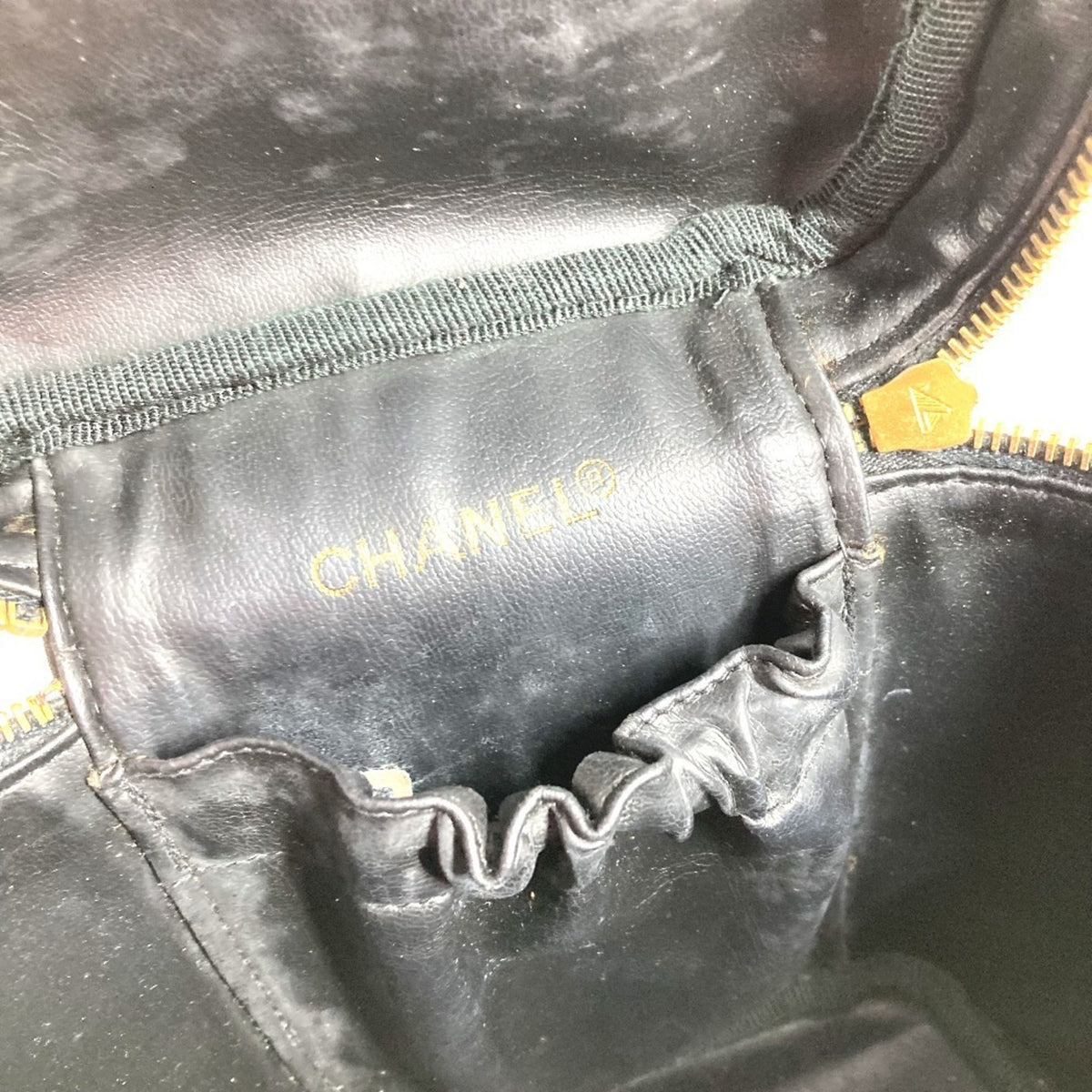 Chanel Black Leather Handbag Pouch Vanity Bag (Pre-Owned)