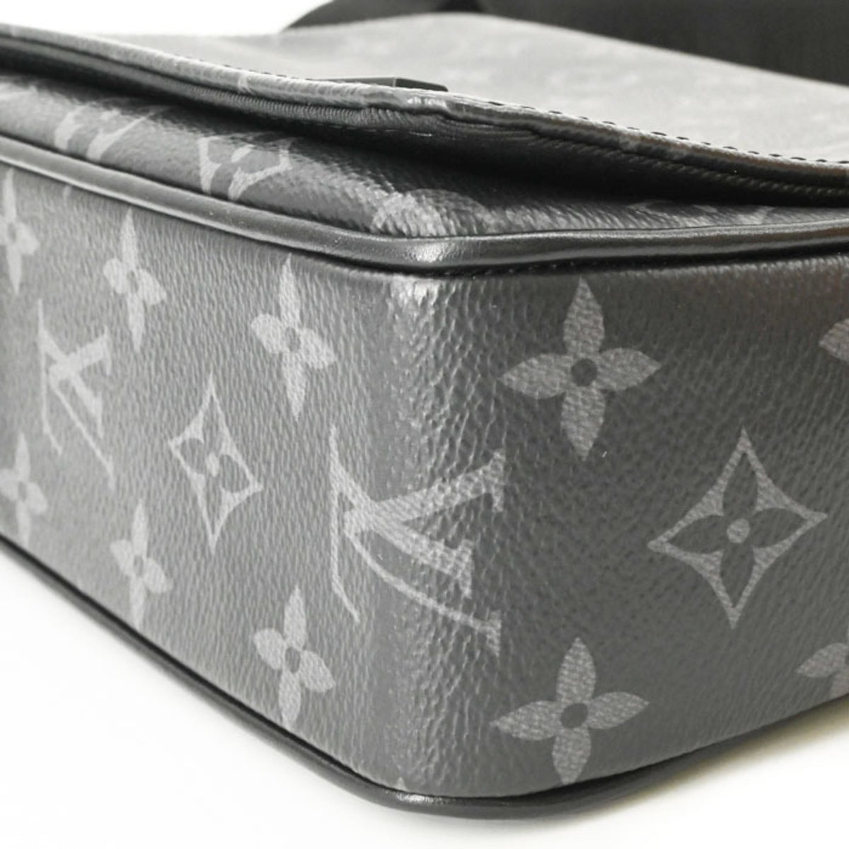 Louis Vuitton Black Monogram Eclipse Messenger Bag (Pre-Owned)