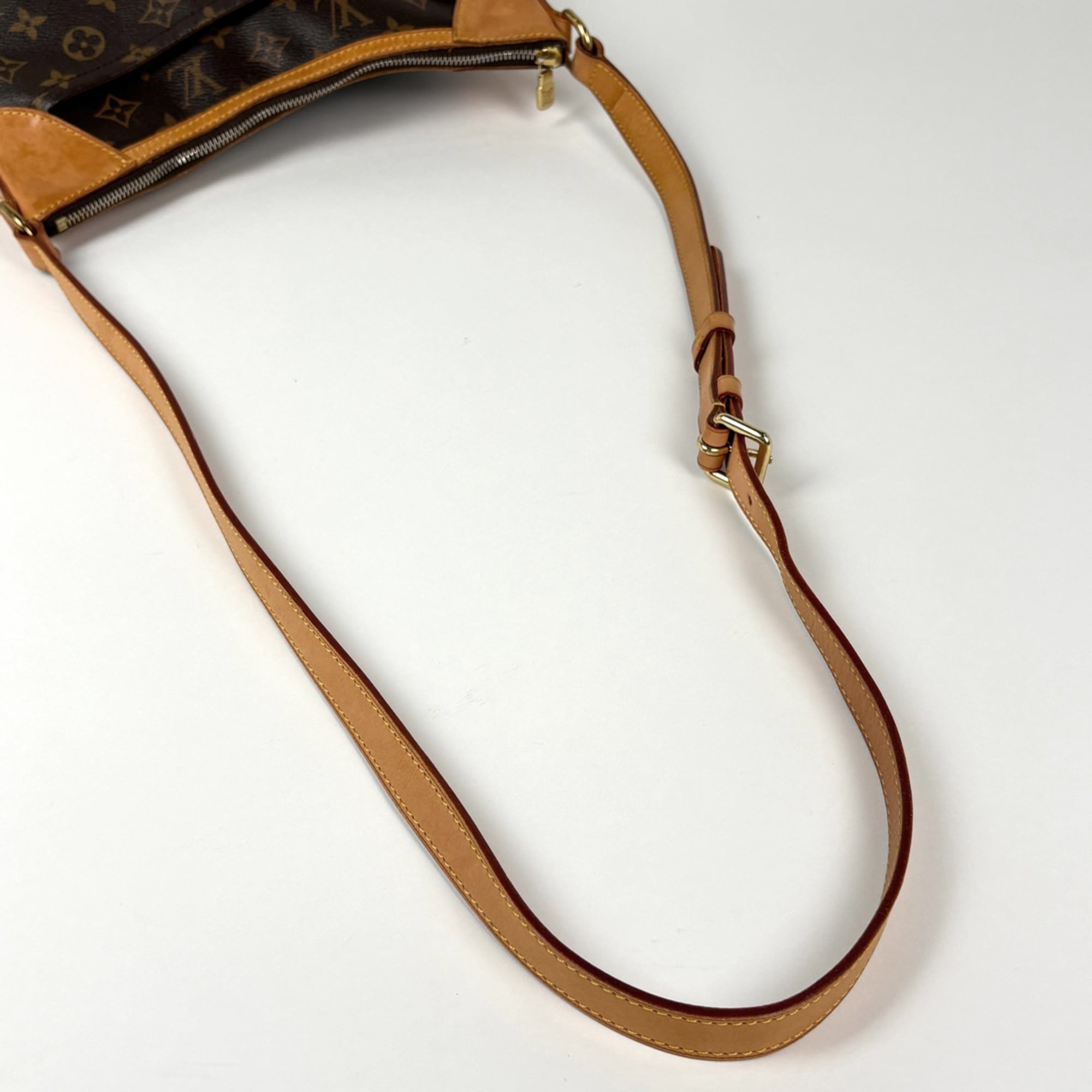 Louis Vuitton Brown Monogram Shoulder Bag (Pre-Owned)
