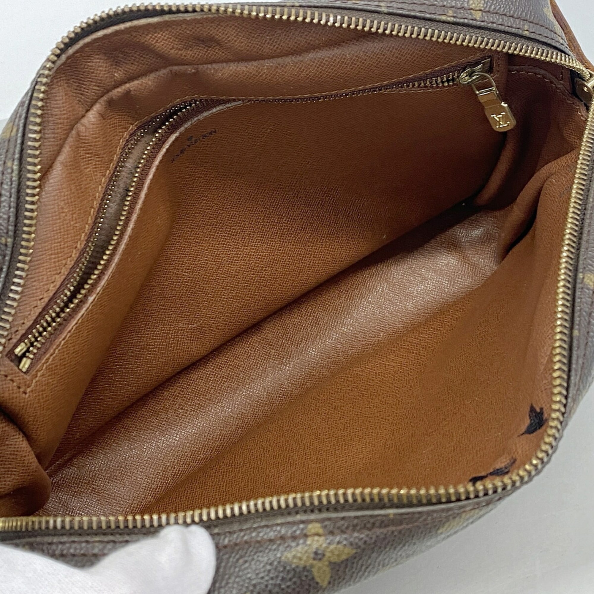 Louis Vuitton Brown Shoulder Bag (Pre-Owned)