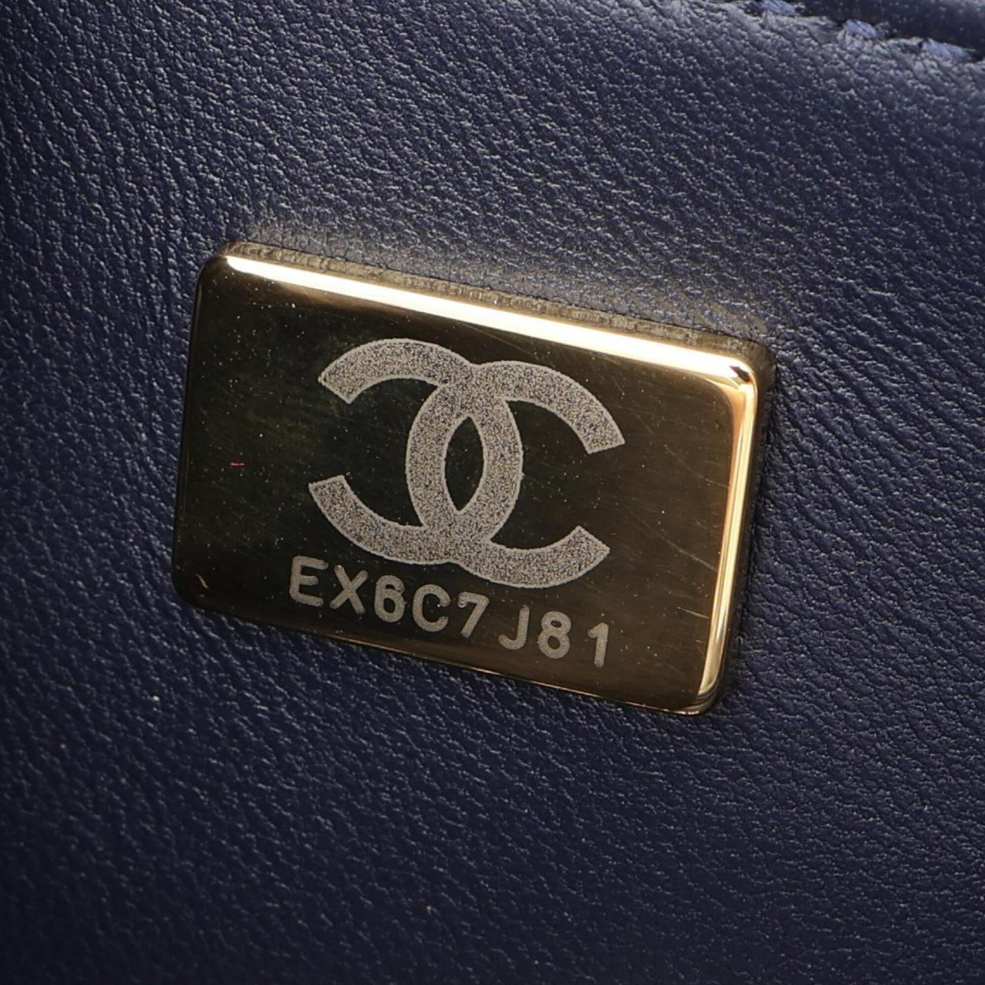 Chanel Navy Leather Handbag Shoulder Bag (Pre-Owned)