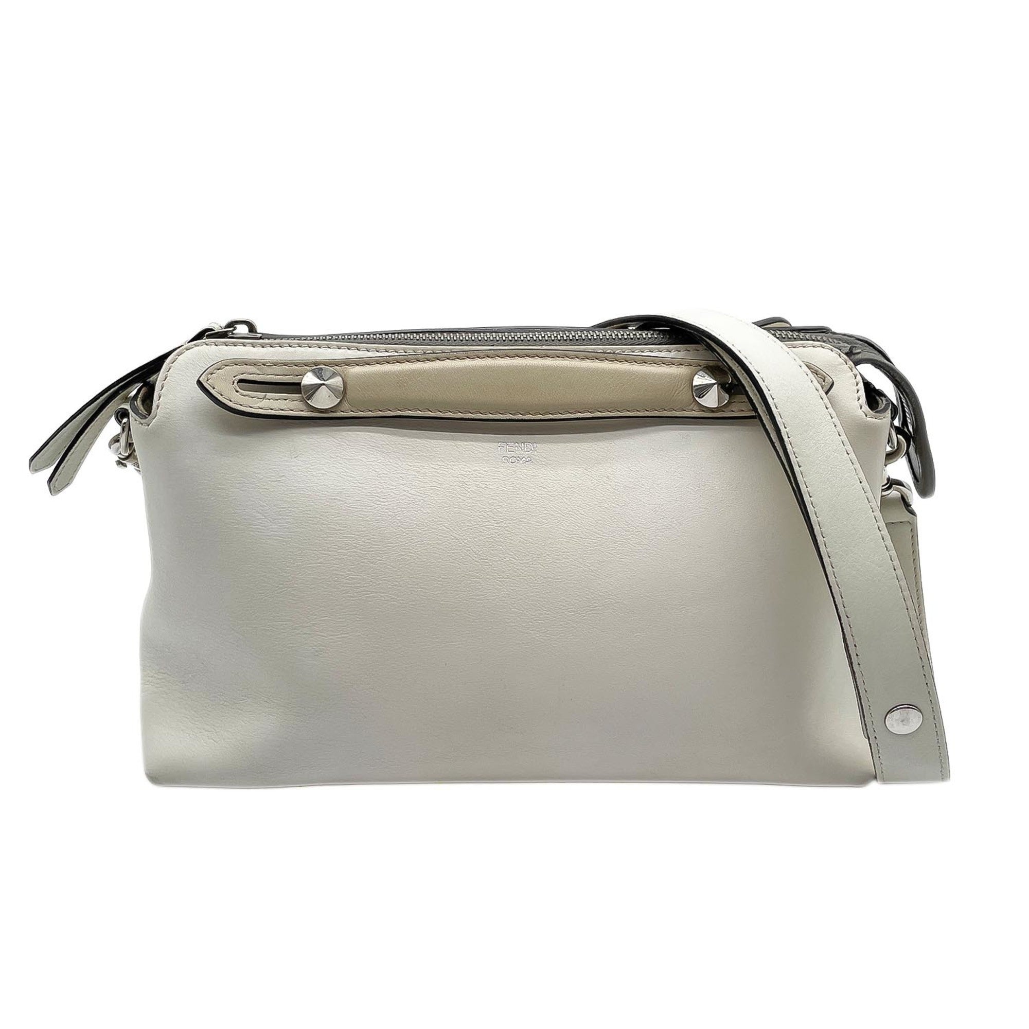 Fendi White Leather Handbag (Pre-Owned)
