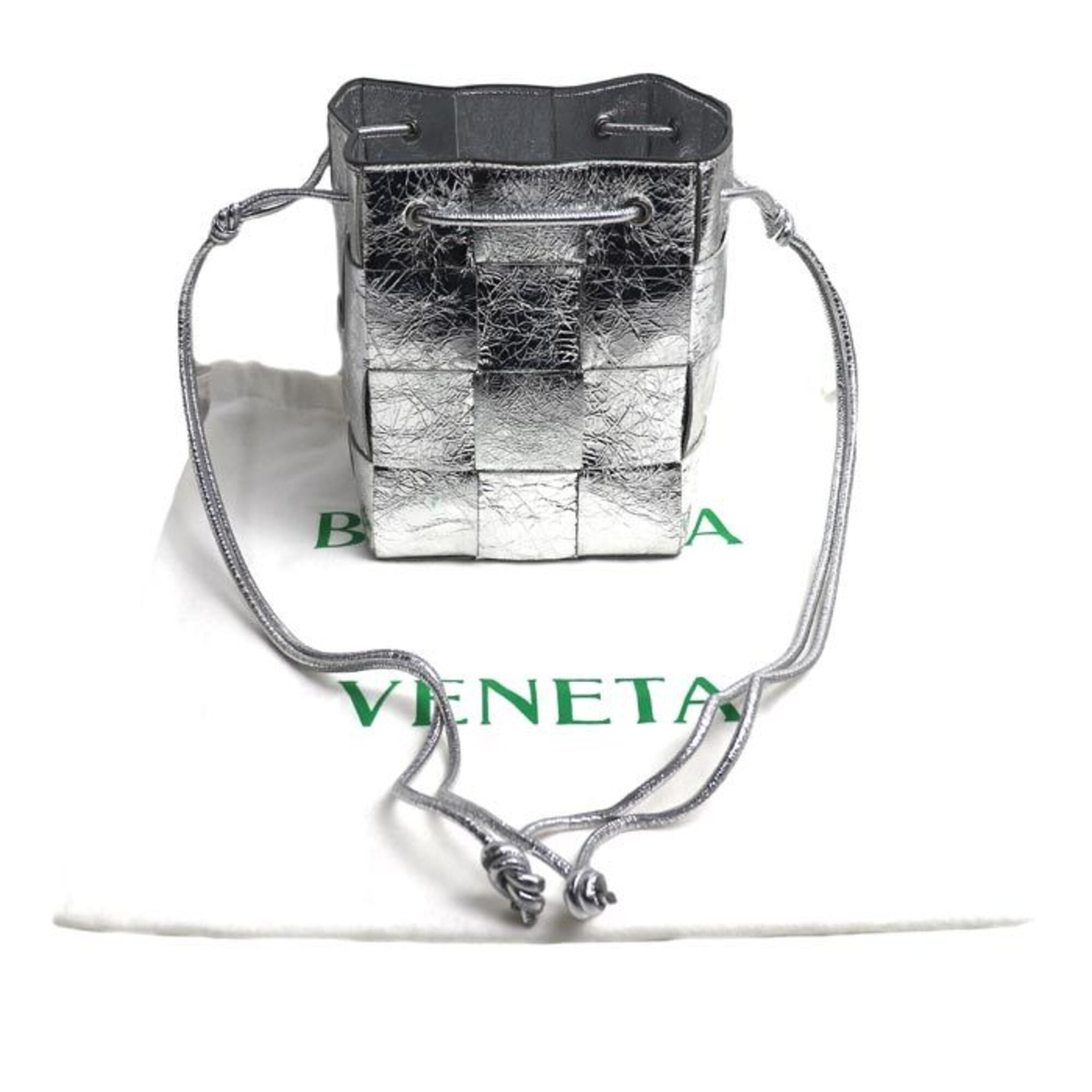 Bottega Veneta Silver Leather Shoulder Bag (Pre-Owned)