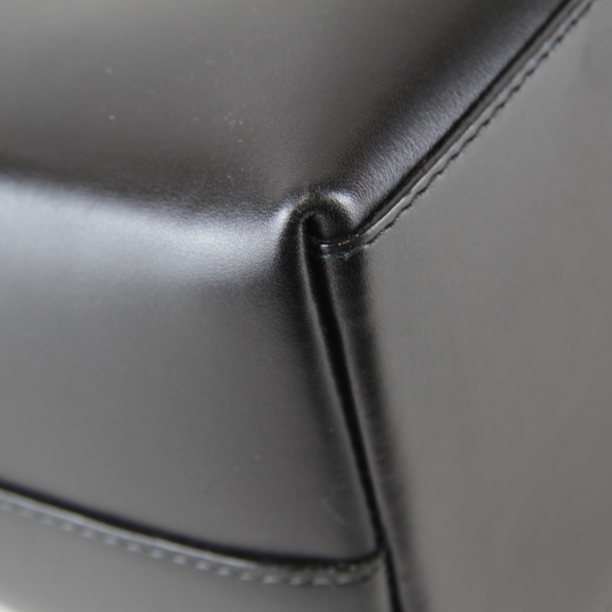 Gucci Black Leather Shoulder Bag (Pre-Owned)