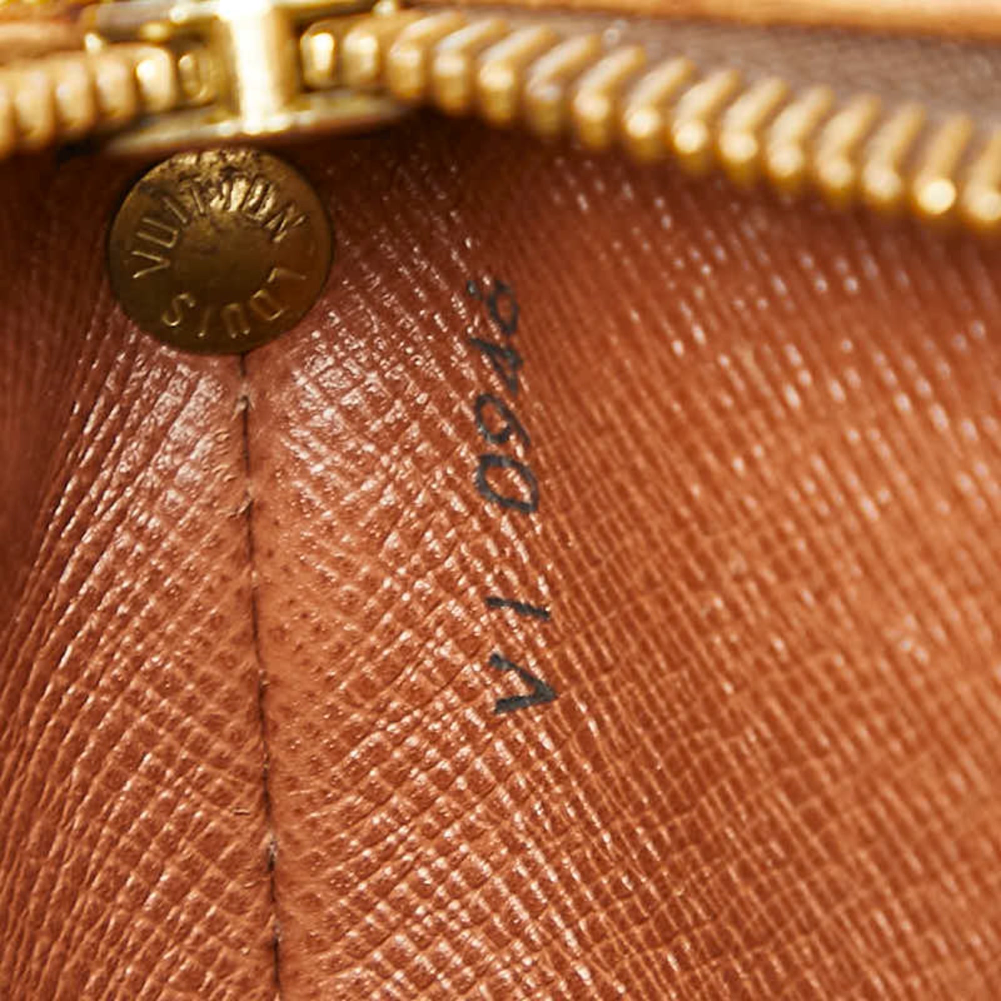 Louis Vuitton Brown Pvc Leather Shoulder Bag (Pre-Owned)