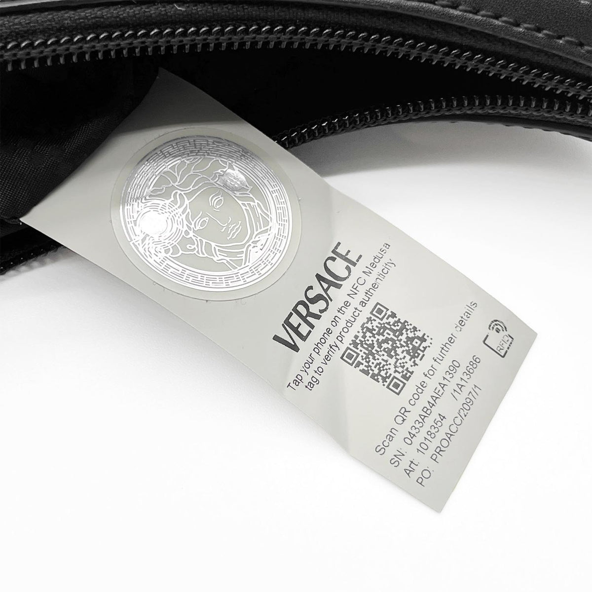 Versace Black Nylon Shoulder Bag (Pre-Owned)