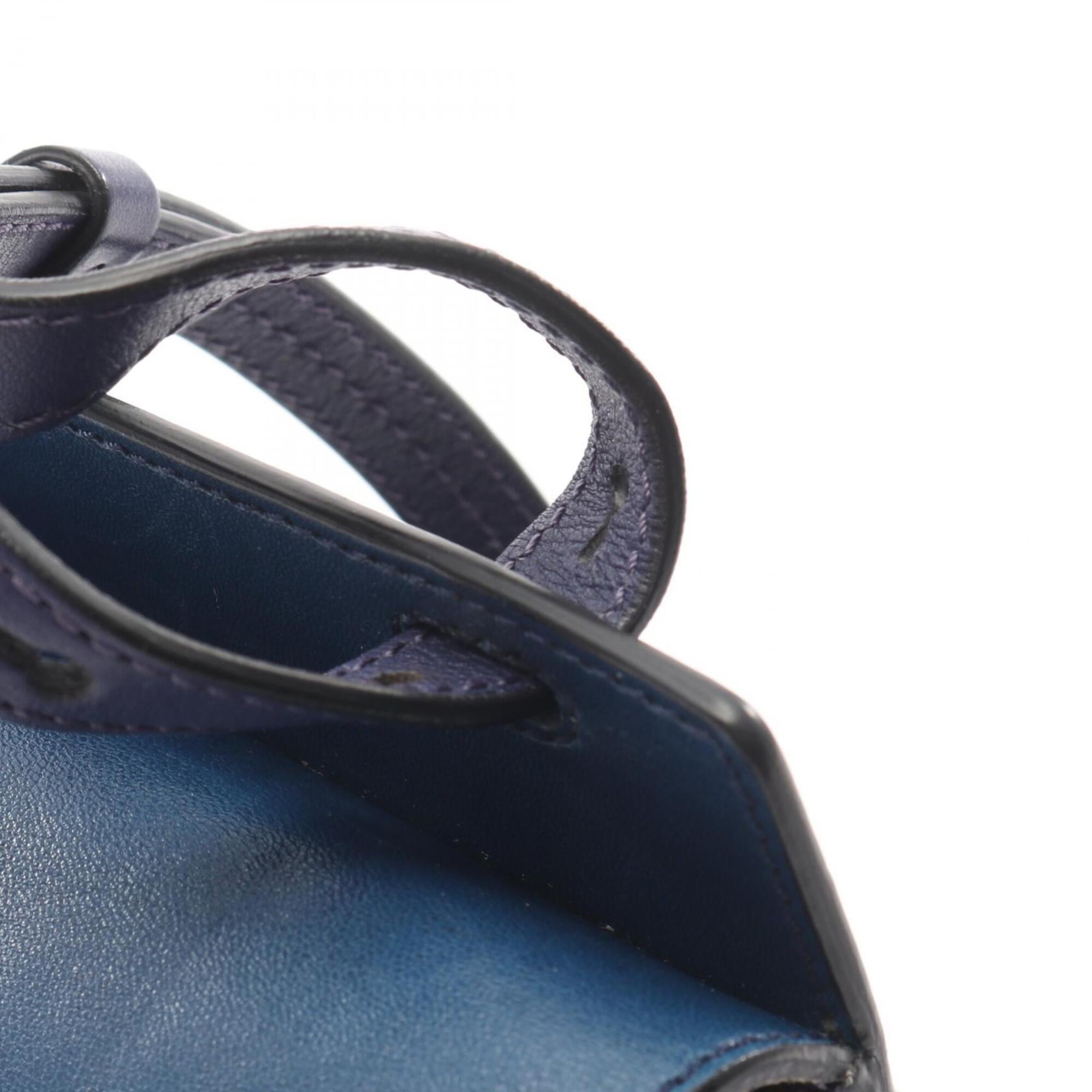 Chloé Blue Navy Leather Handbag Shoulder Bag (Pre-Owned)