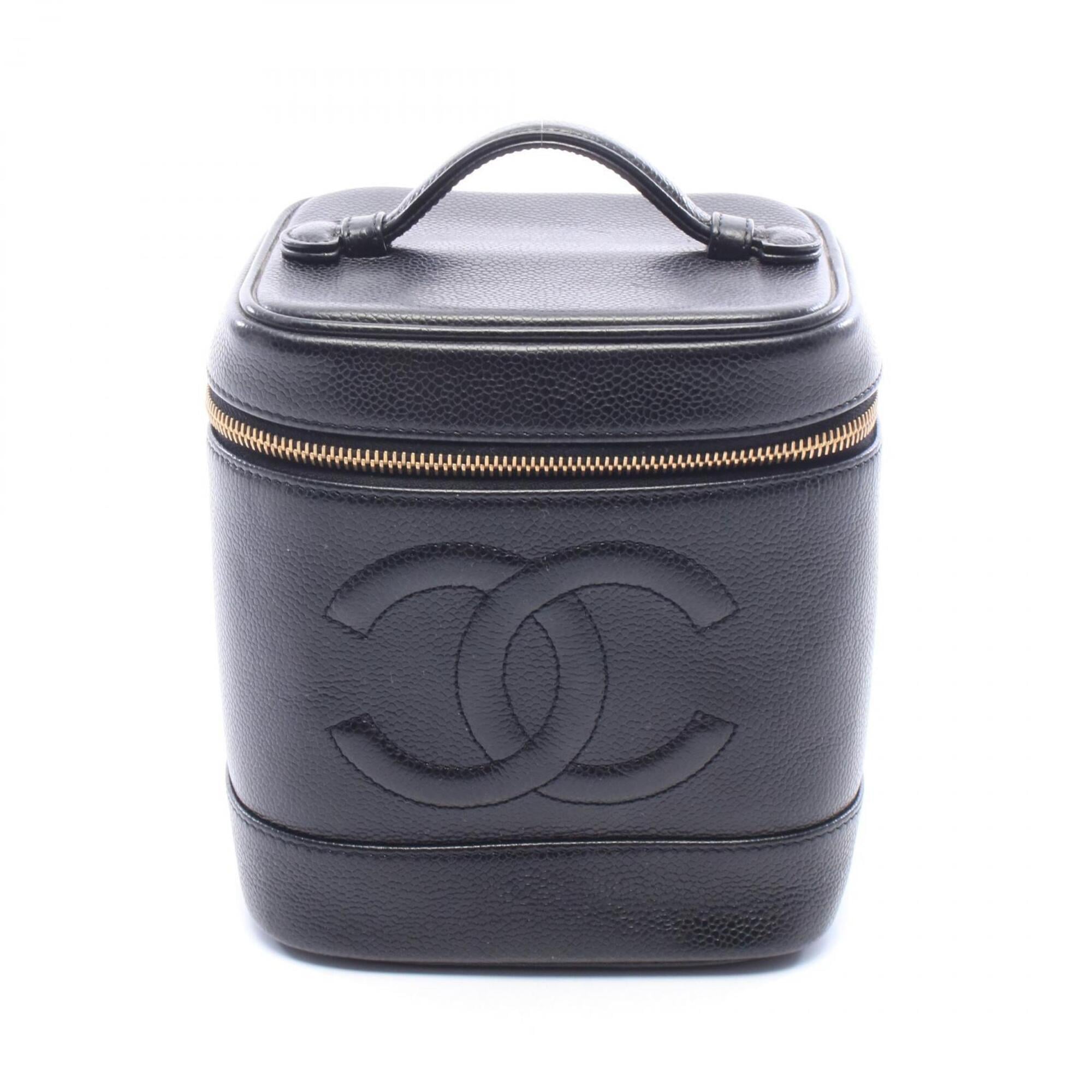 Chanel Black Grained Calfskin Handbag (Pre-Owned)