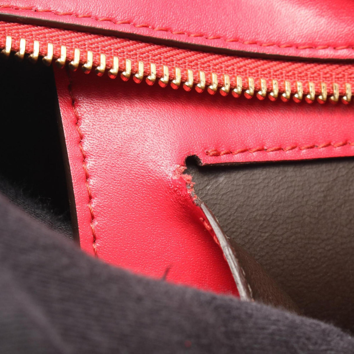 Salvatore Ferragamo Red Color Leather Handbag (Pre-Owned)
