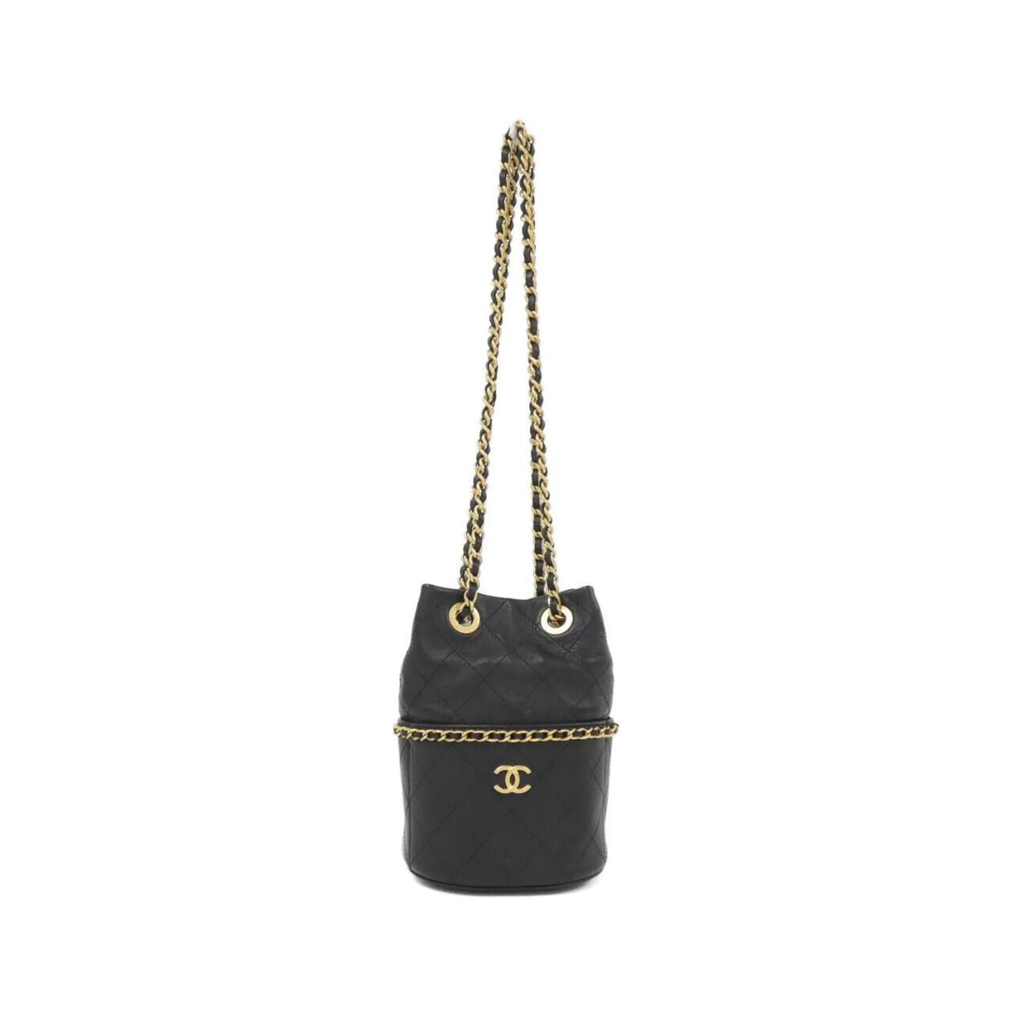 Chanel Black Leather Shoulder Bag (Pre-Owned)