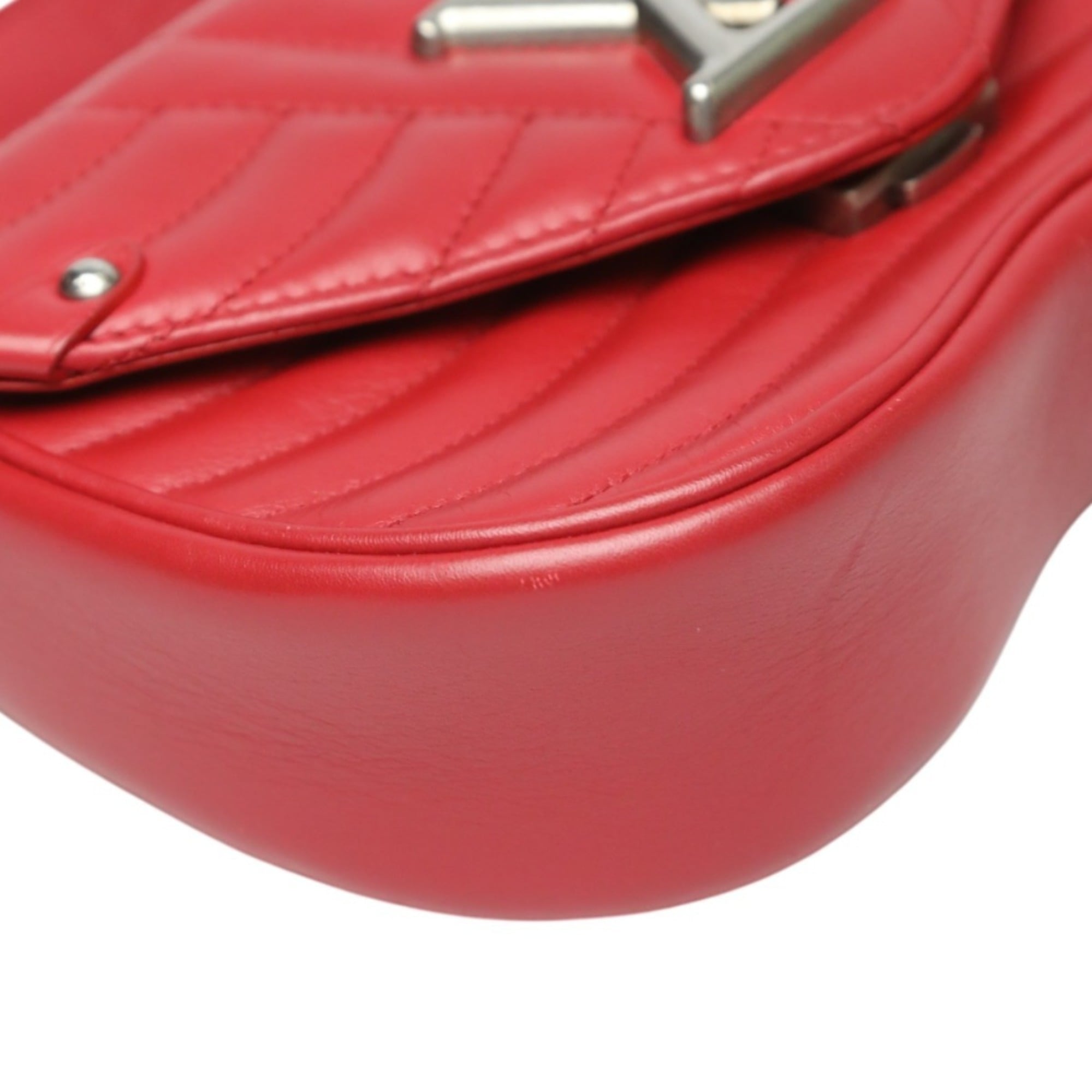 Louis Vuitton Red Color Leather Shoulder Bag (Pre-Owned)