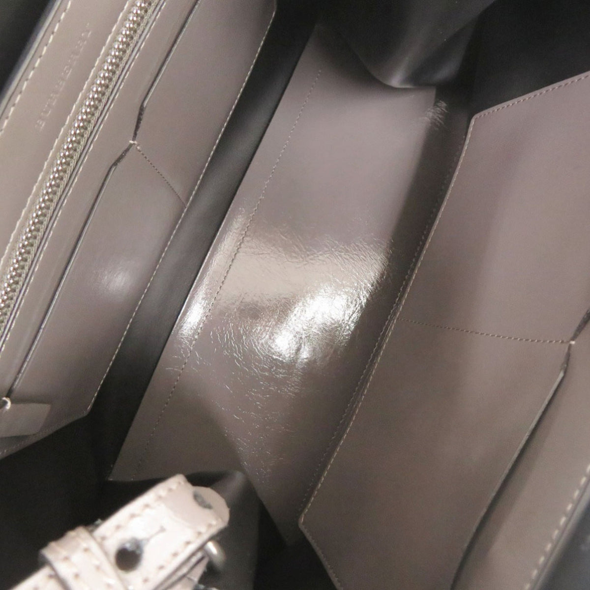Burberry Gray Patent Leather Shoulder Bag (Pre-Owned)