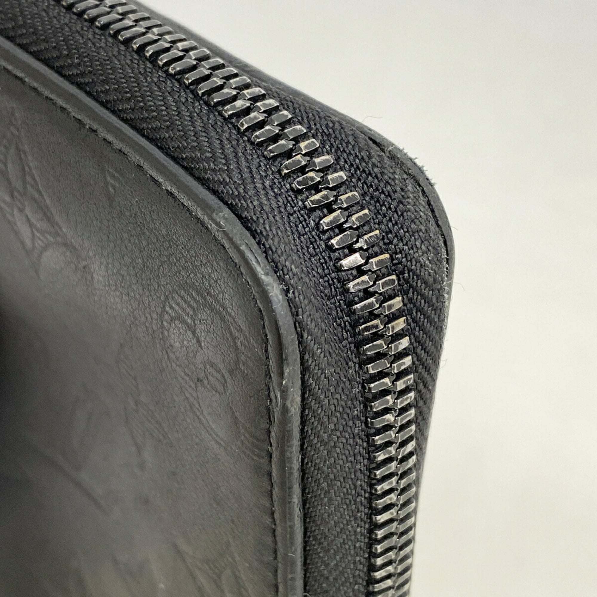 Louis Vuitton Black Long Wallet (Bi-Fold) (Pre-Owned)