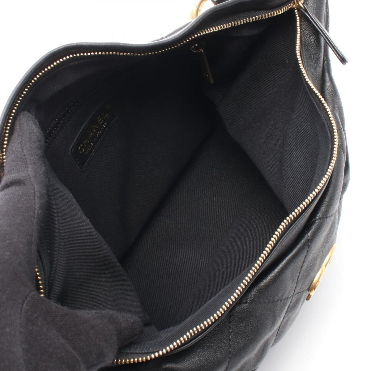 Chanel Black Leather Handbag Shoulder Bag (Pre-Owned)