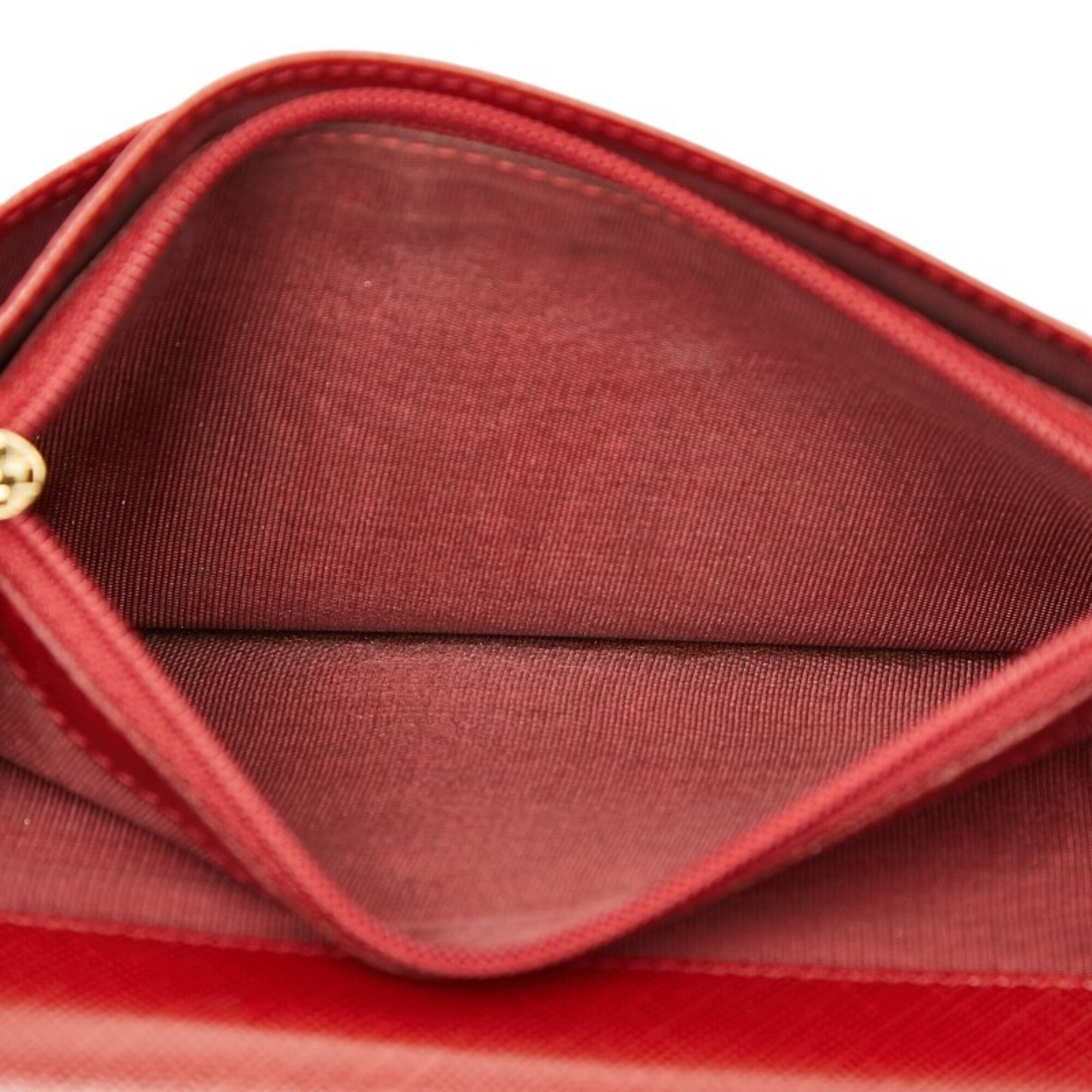 Salvatore Ferragamo Red Color Leather Long Wallet (Bi-Fold) (Pre-Owned)
