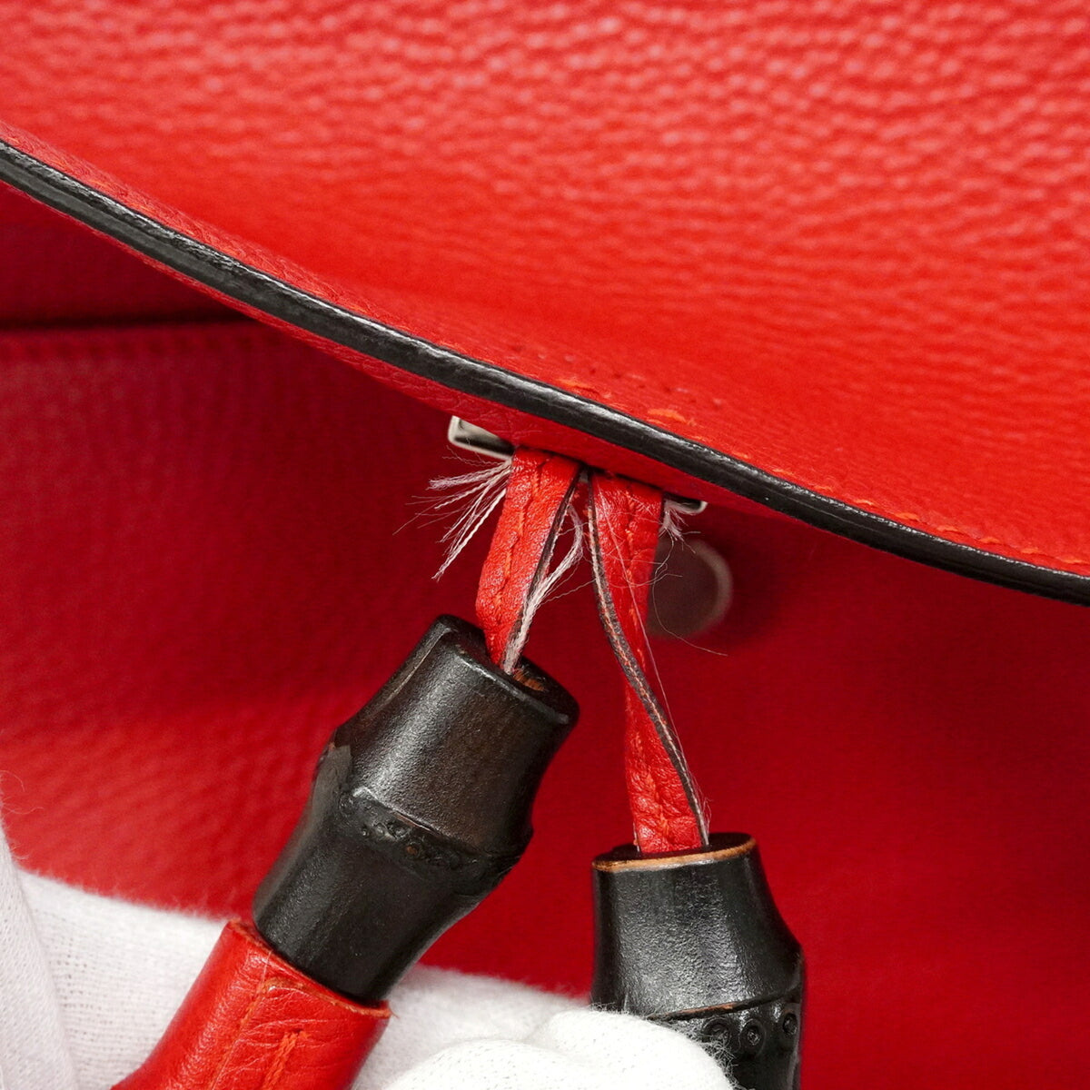 Gucci Red Color Leather Shoulder Bag (Pre-Owned)