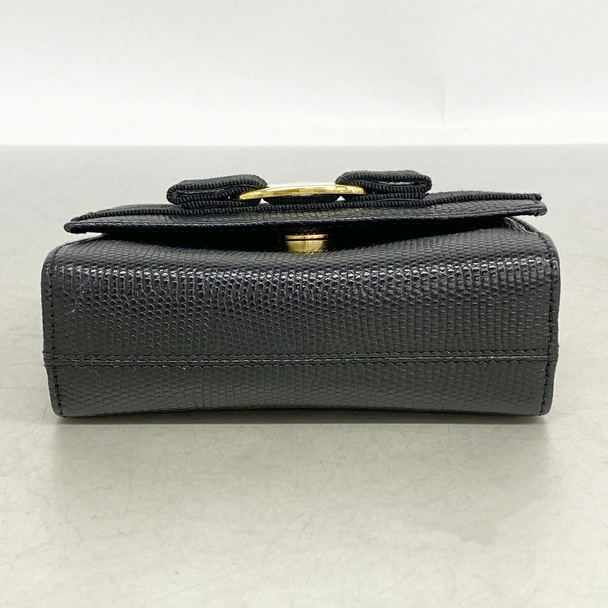 Salvatore Ferragamo Black Leather Shoulder Bag (Pre-Owned)