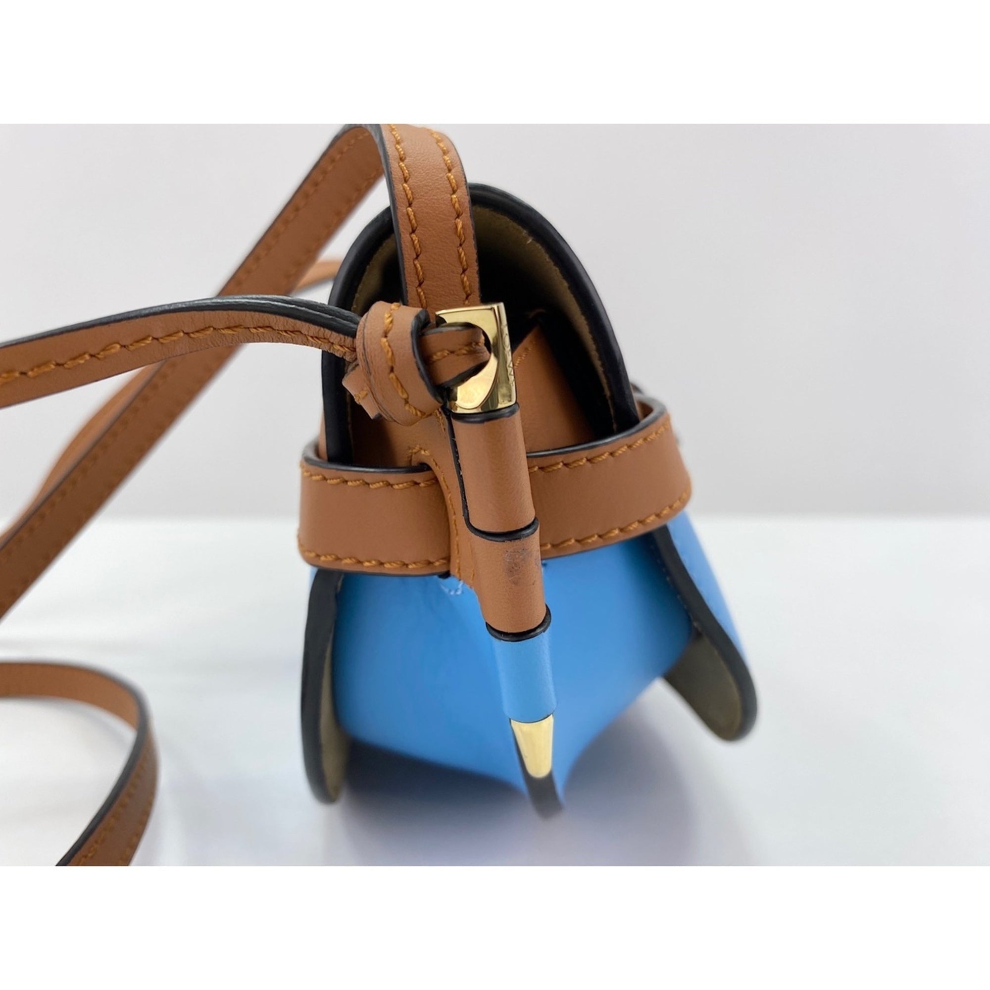 Loewe Brown Leather Shoulder Bag (Pre-Owned)
