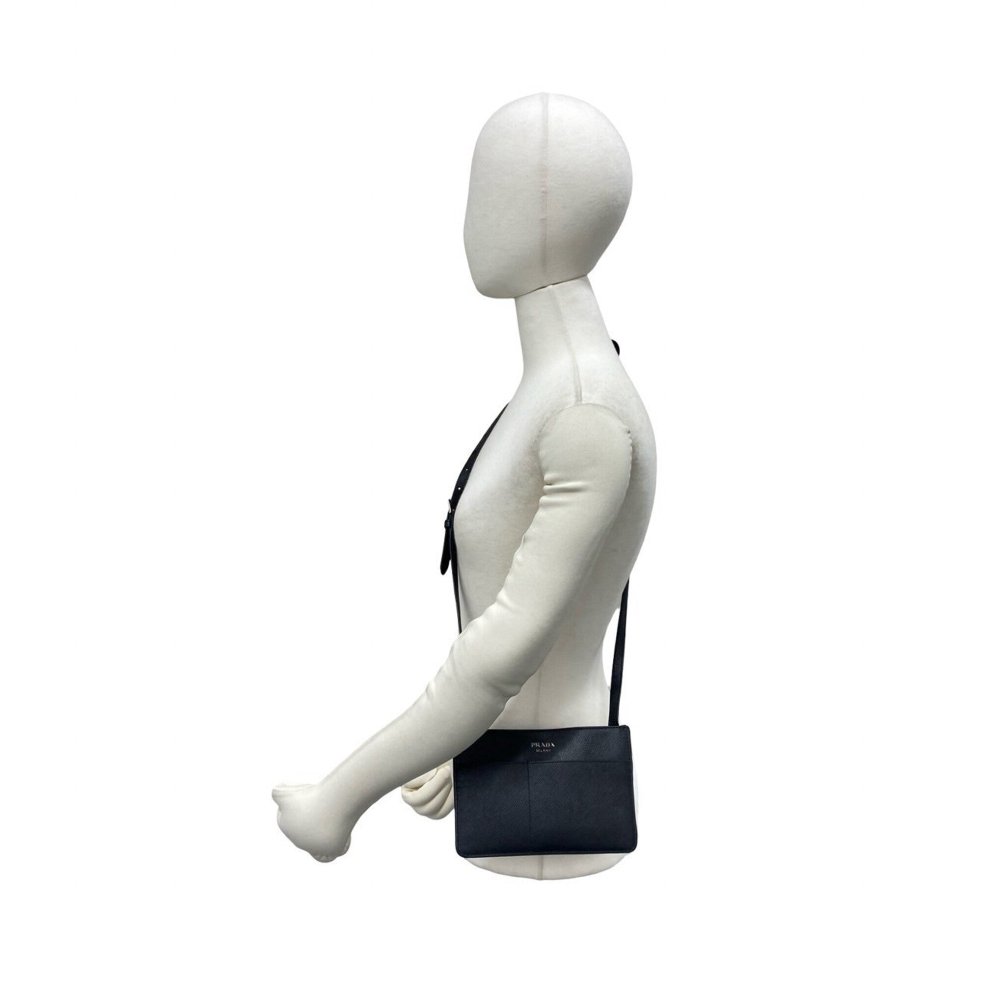 Prada Black Leather Pochette Shoulder Bag (Pre-Owned)
