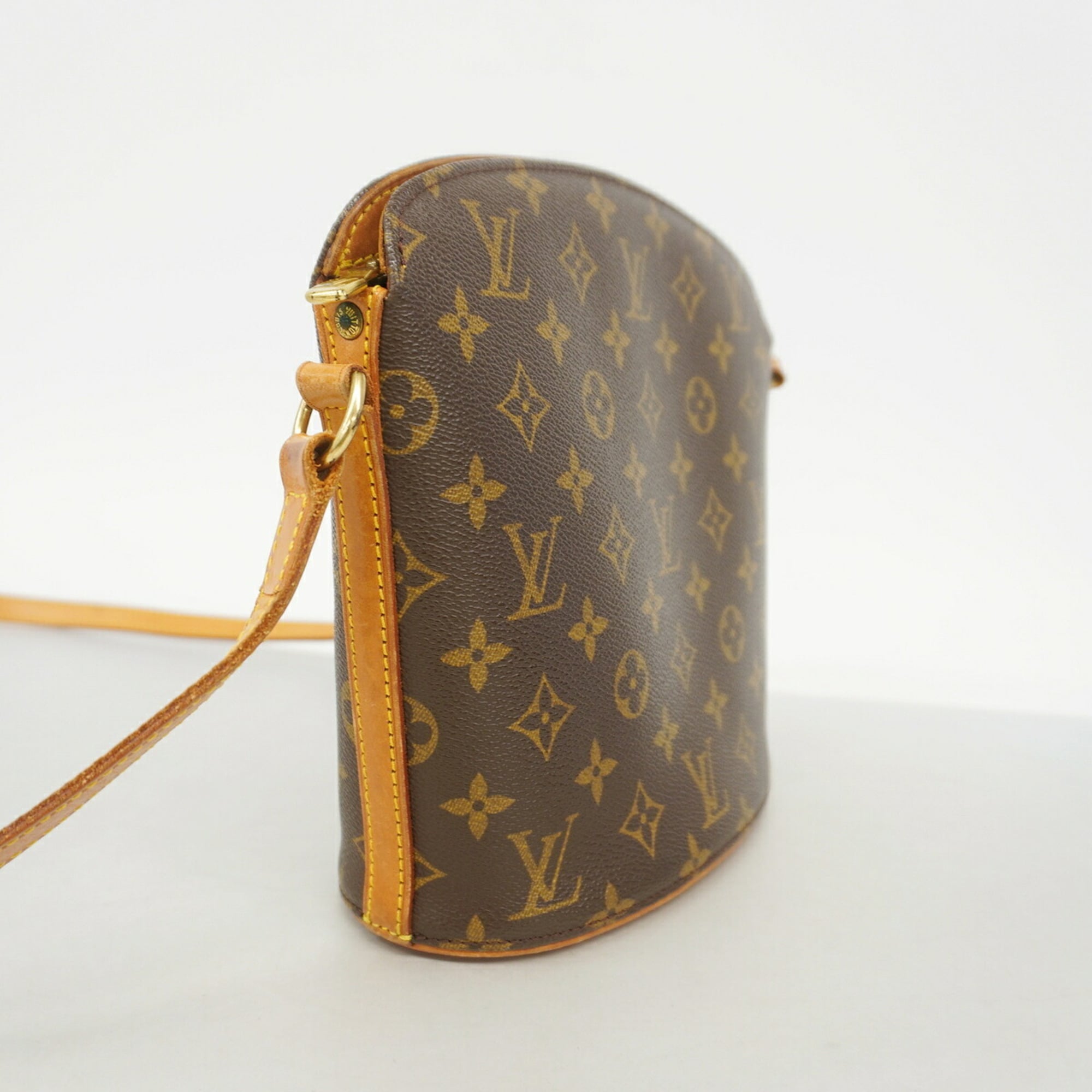Louis Vuitton Brown Shoulder Bag (Pre-Owned)