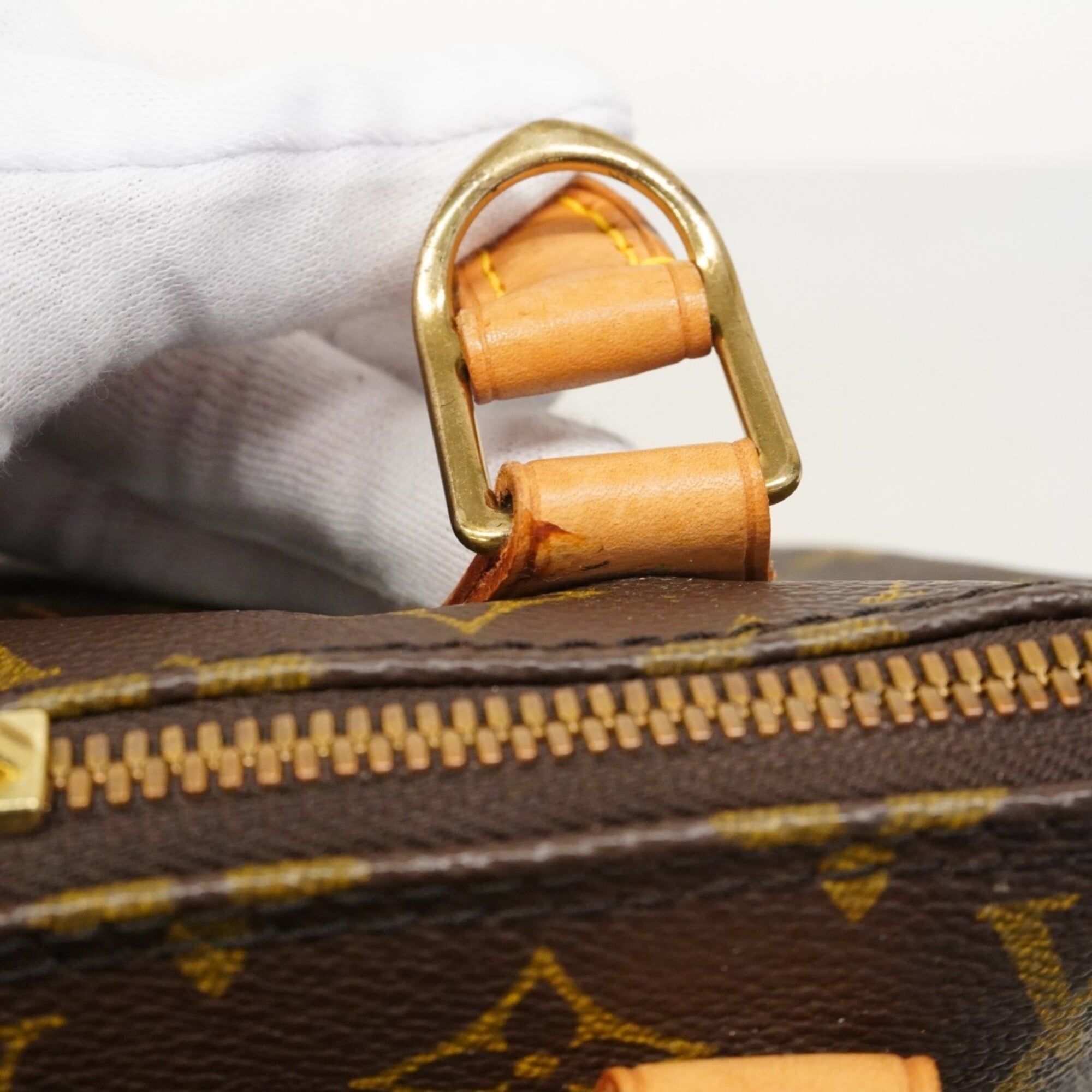 Louis Vuitton Brown Handbag (Pre-Owned)